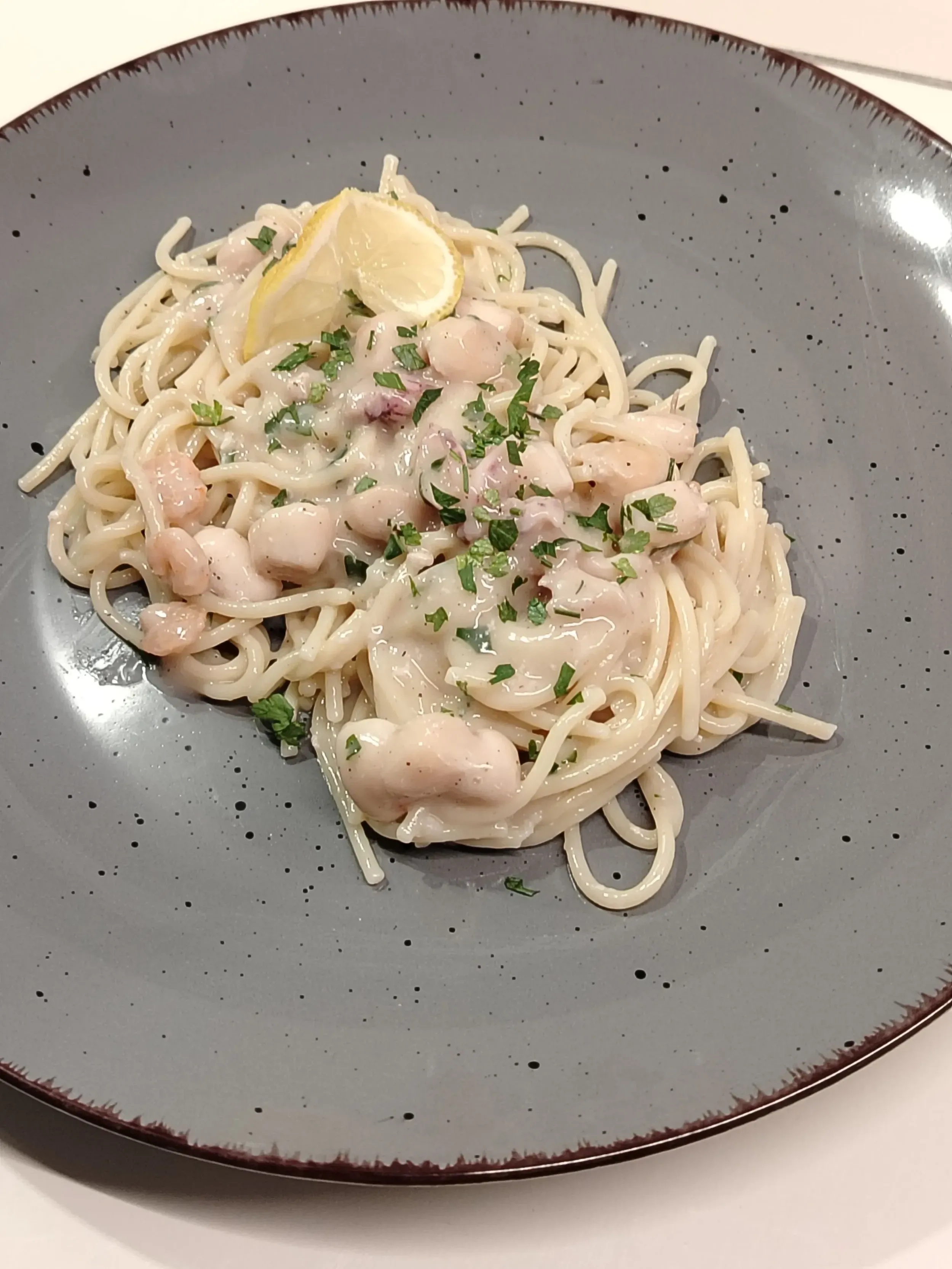 tenger gyümölcsei spagetti