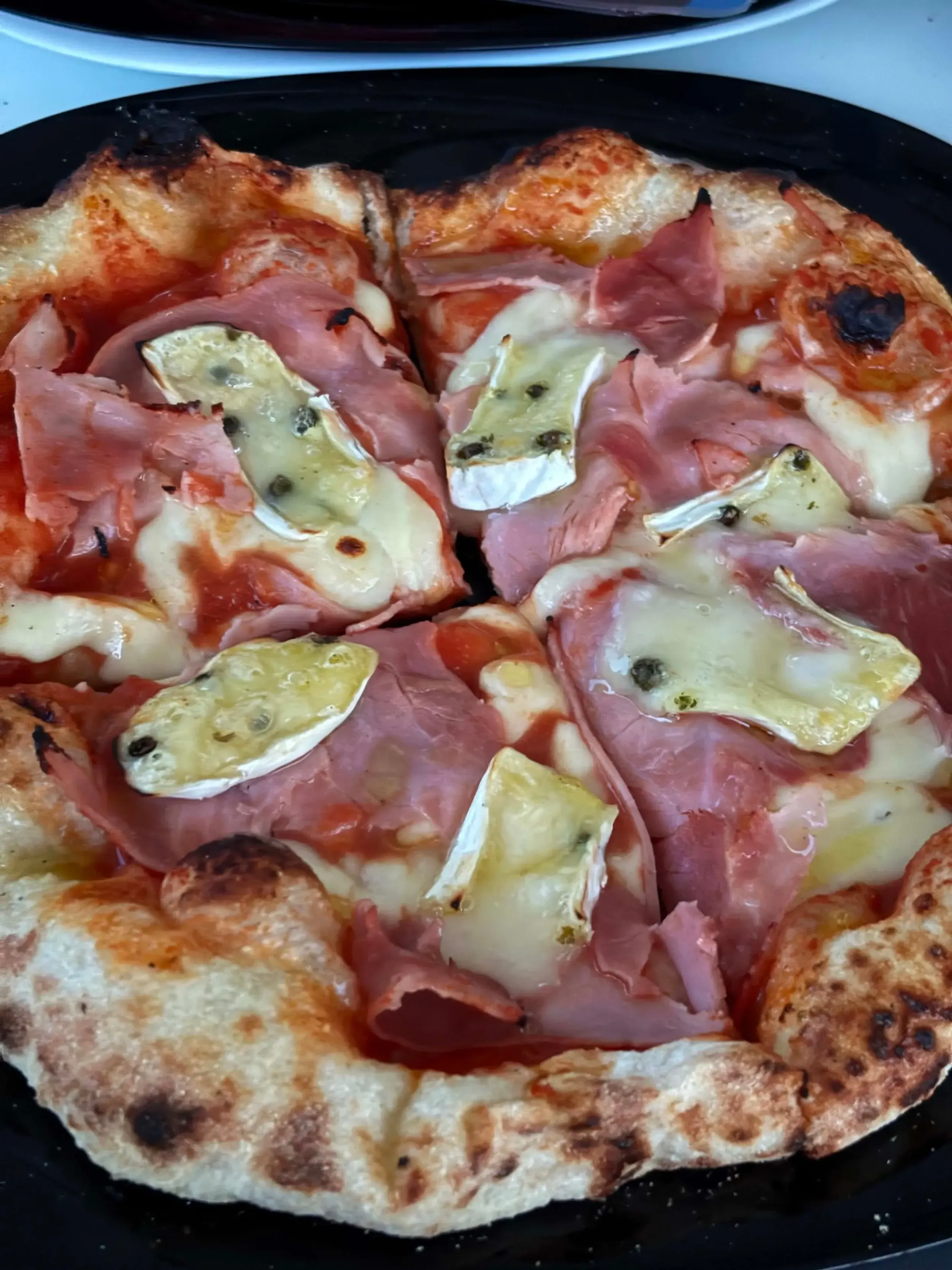 teljes kiőrlésű nápolyi pizza