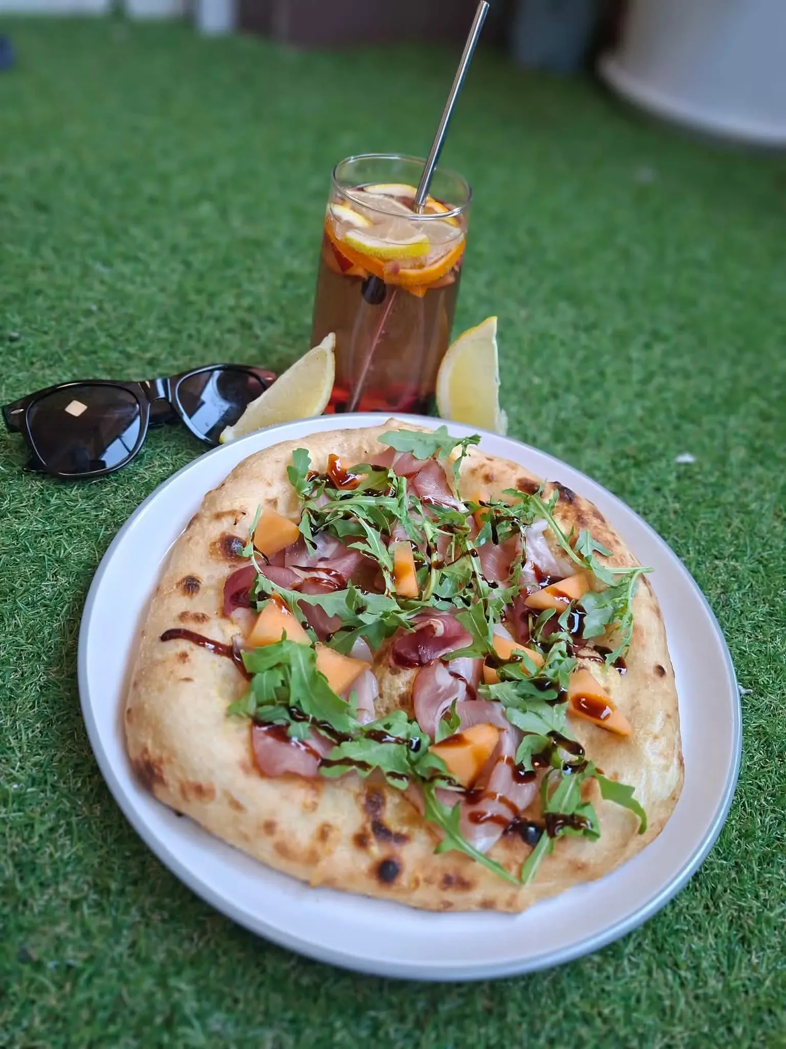 fekete-erdei napfény pizza