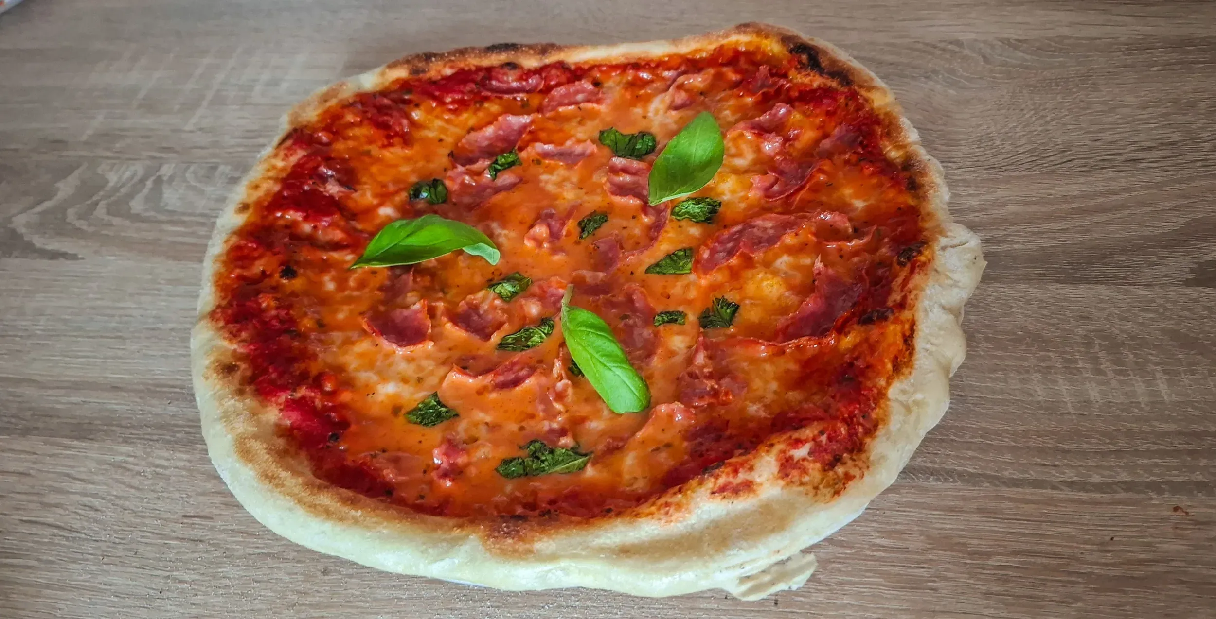 Házi nápolyi ihletésű pizza