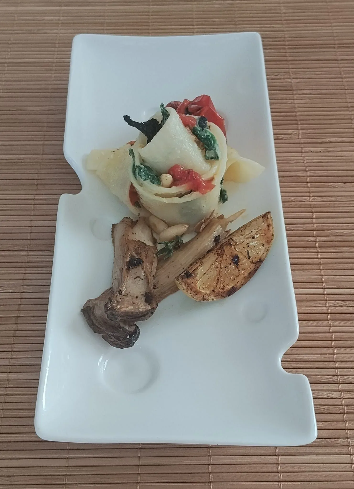 krémes pappardelle spenóttal és pirított gombákkal