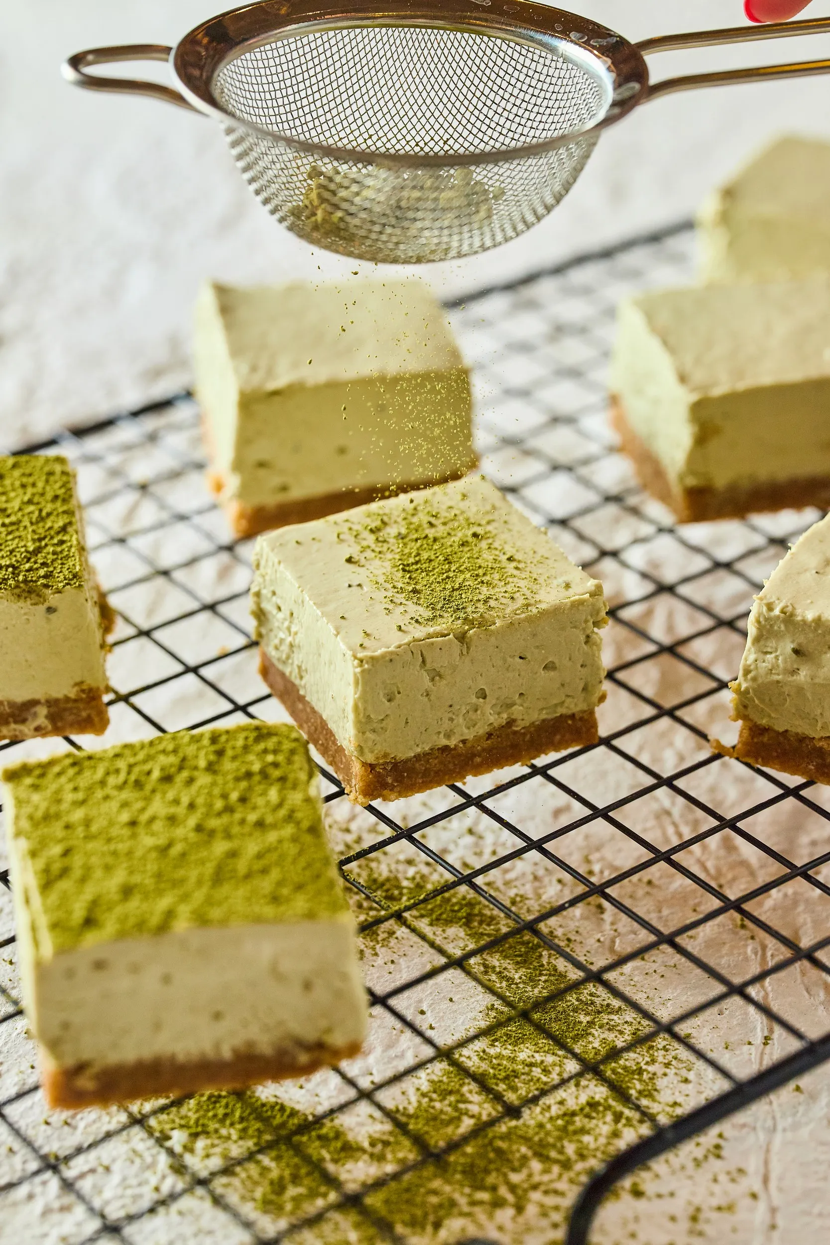 Matchás sajttorta kocka