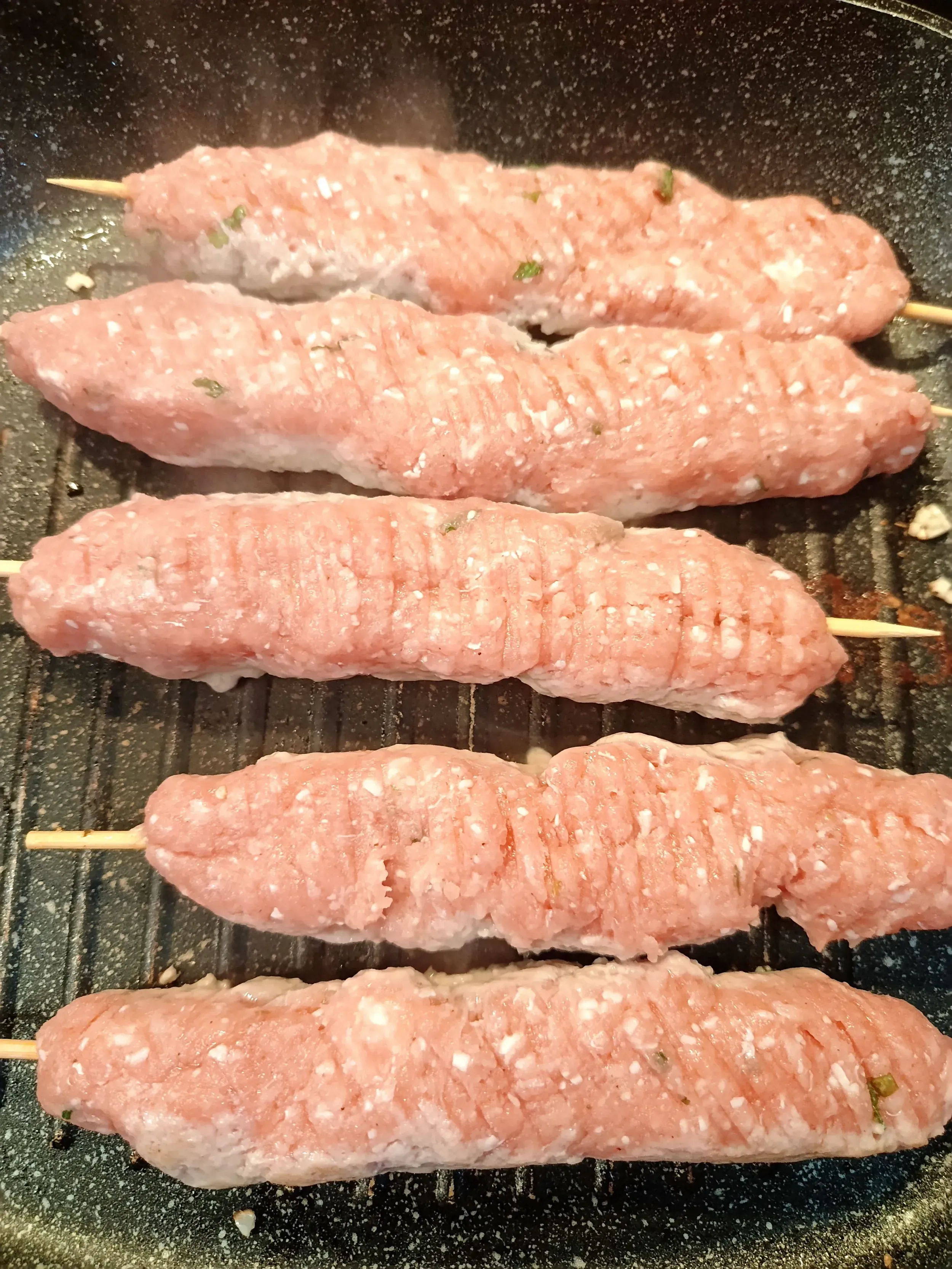 görög húsnyársak grillezett padlizsánnal