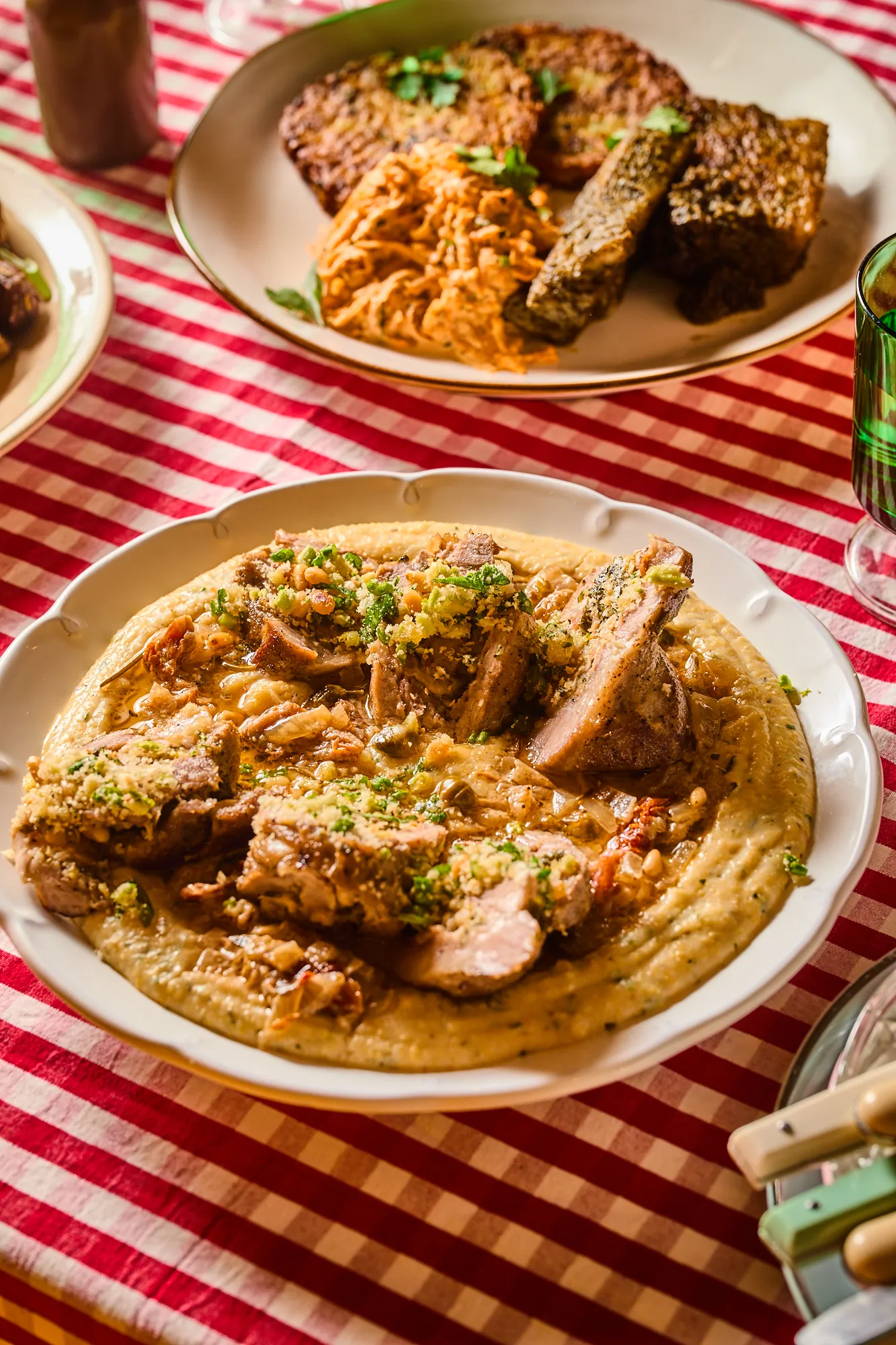 Medvehagymás braciola fehérboros raguban párolva