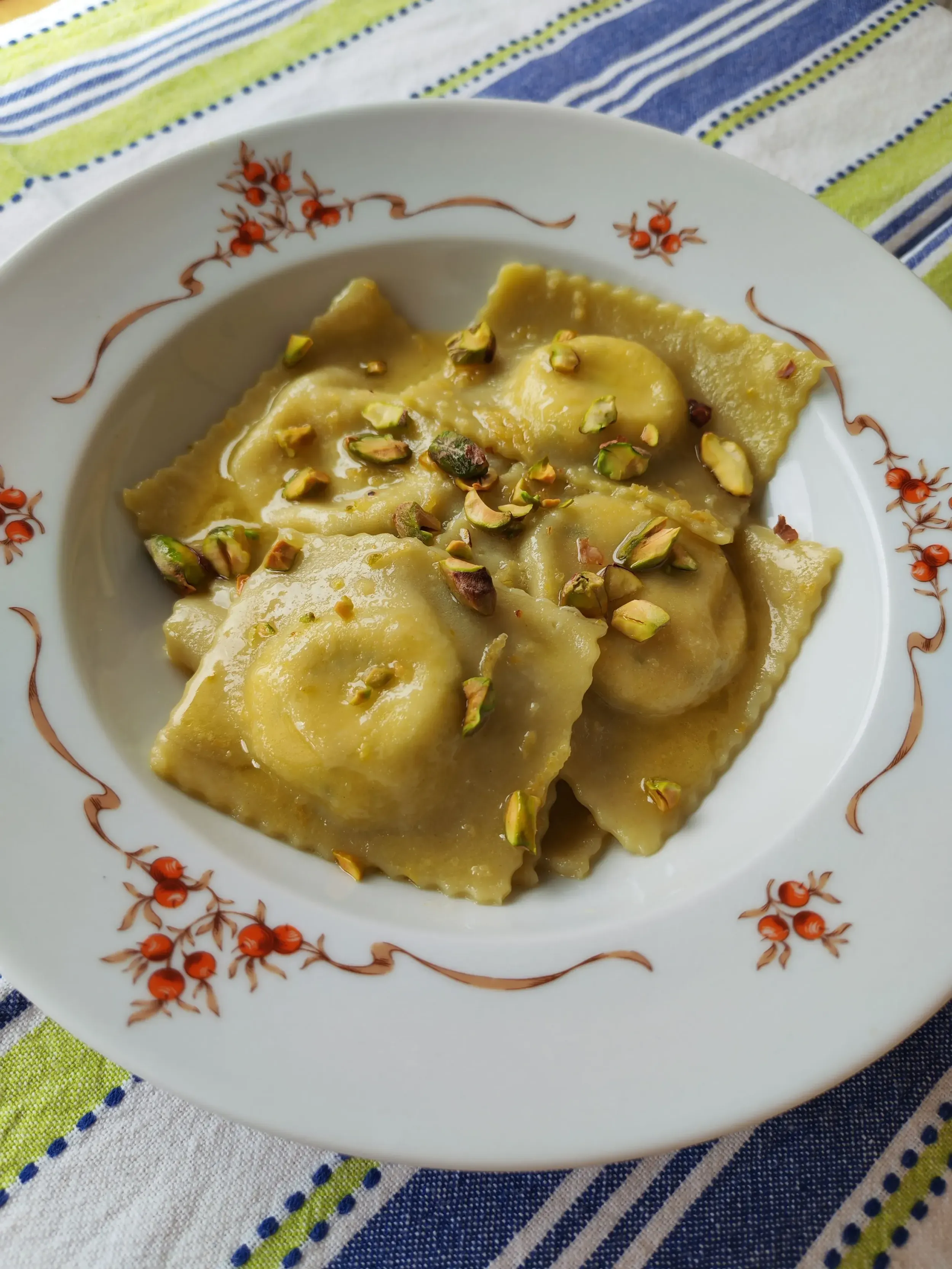 avokádós ravioli citromos vajmártással 