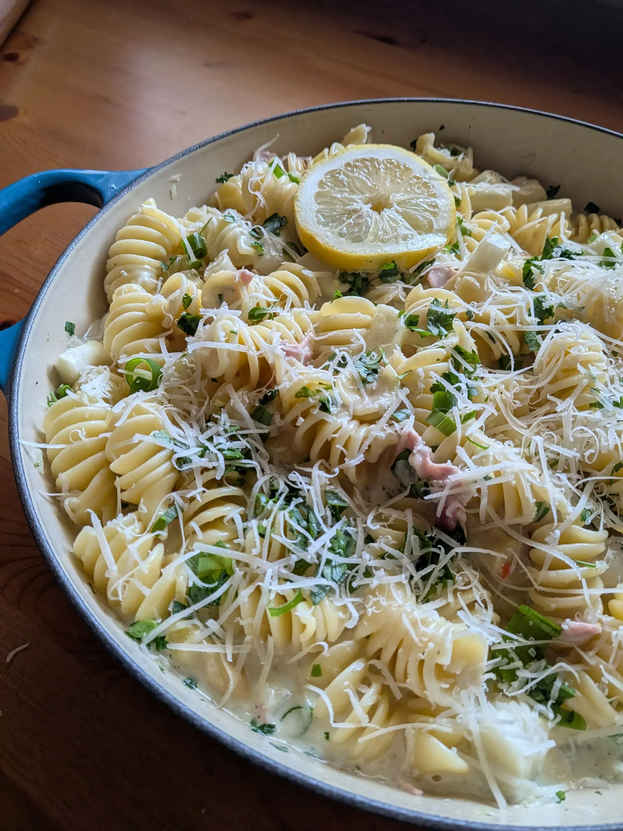 tejszínes-sonkás-spárgás pasta 