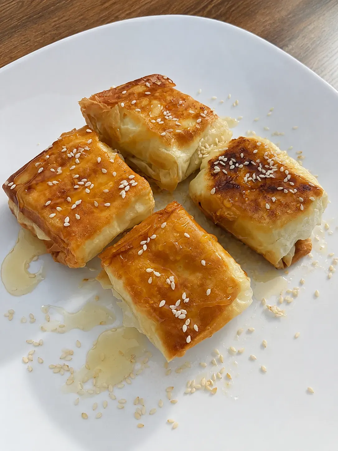 halloumi sajt réteslapba göngyölve