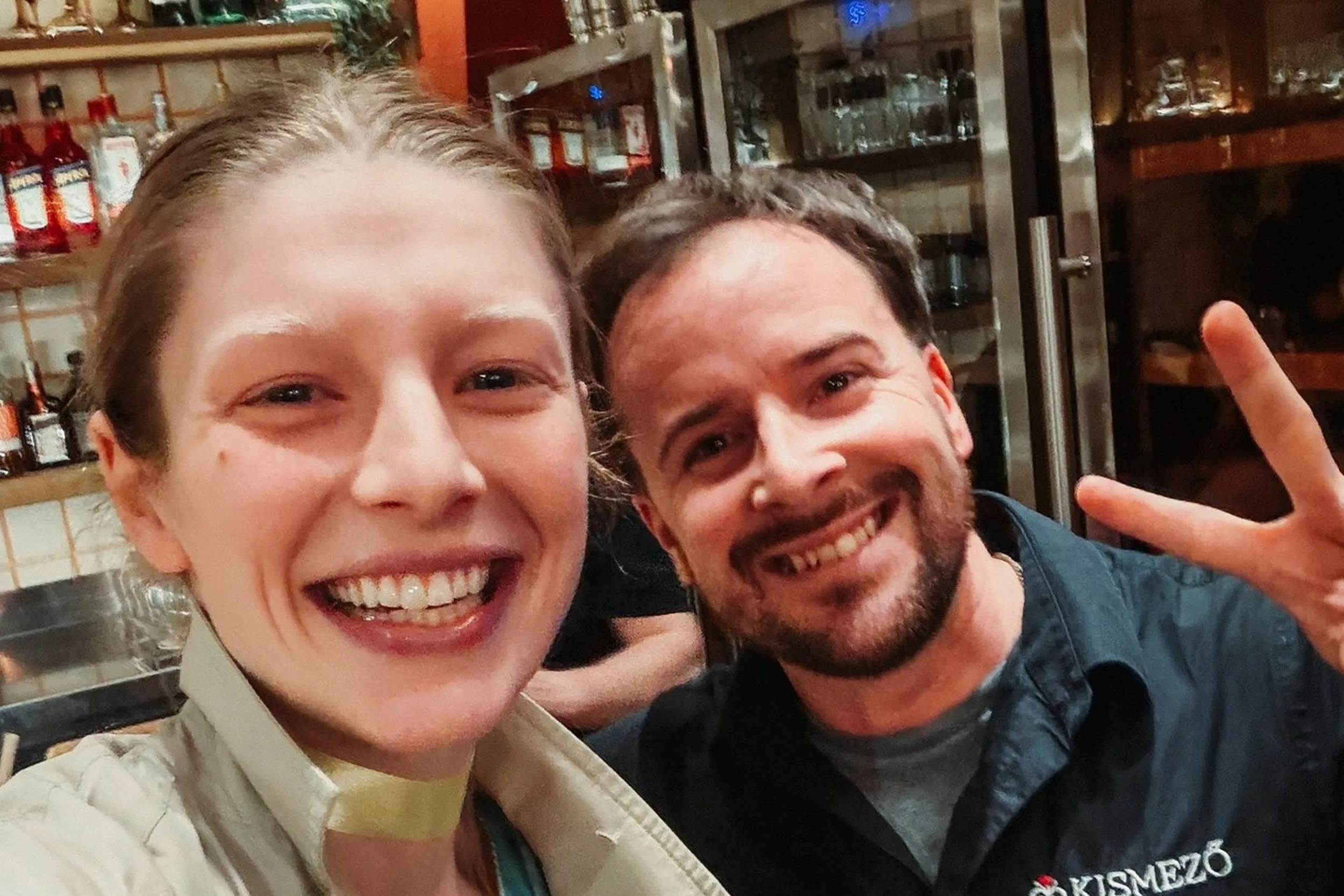 Budapesten vacsorázott Hunter Schafer, az Eufória sztárja | Street Kitchen