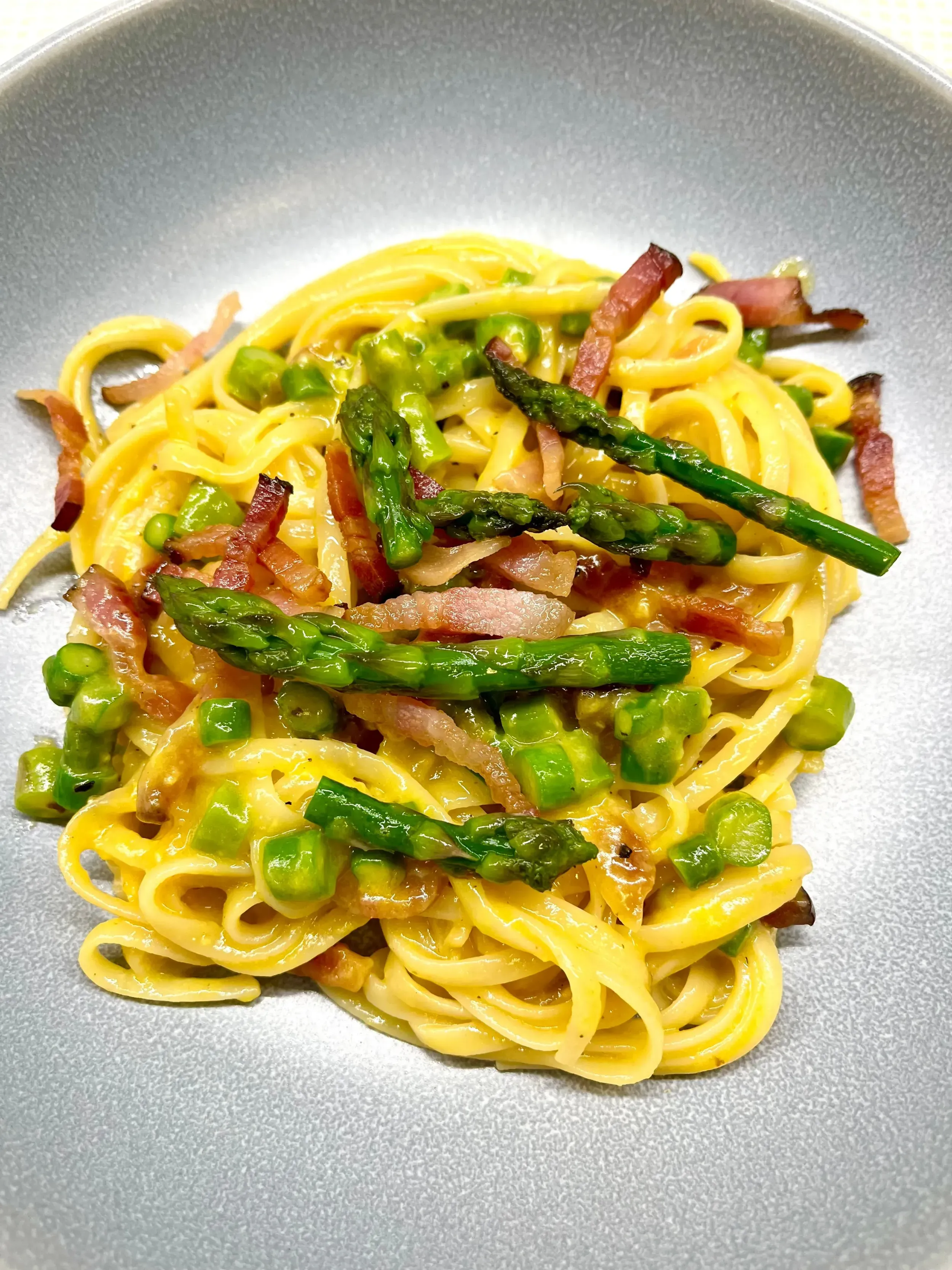 linguine carbonara spárgával