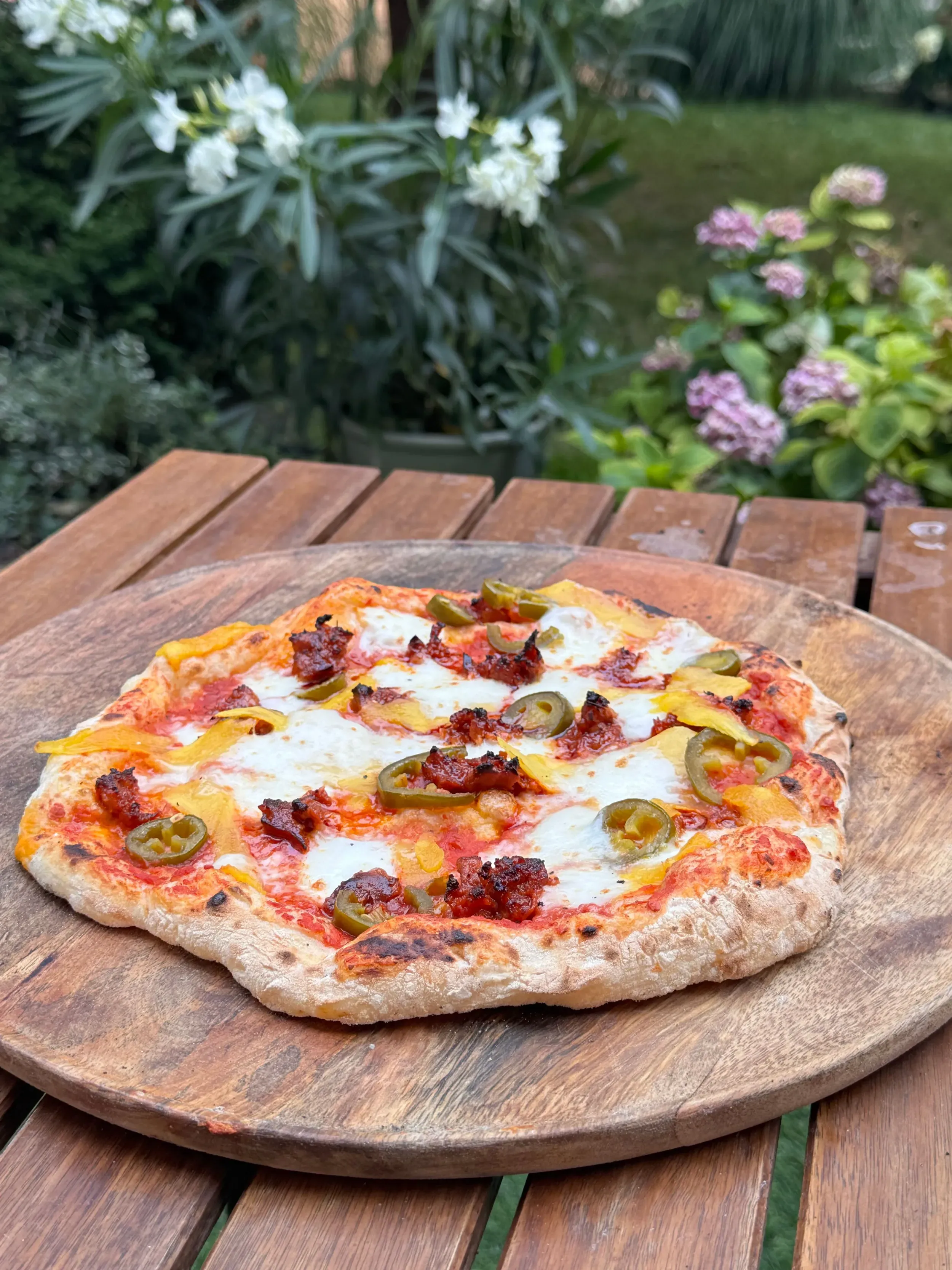 mangós-chorizós pizza jalapenóval