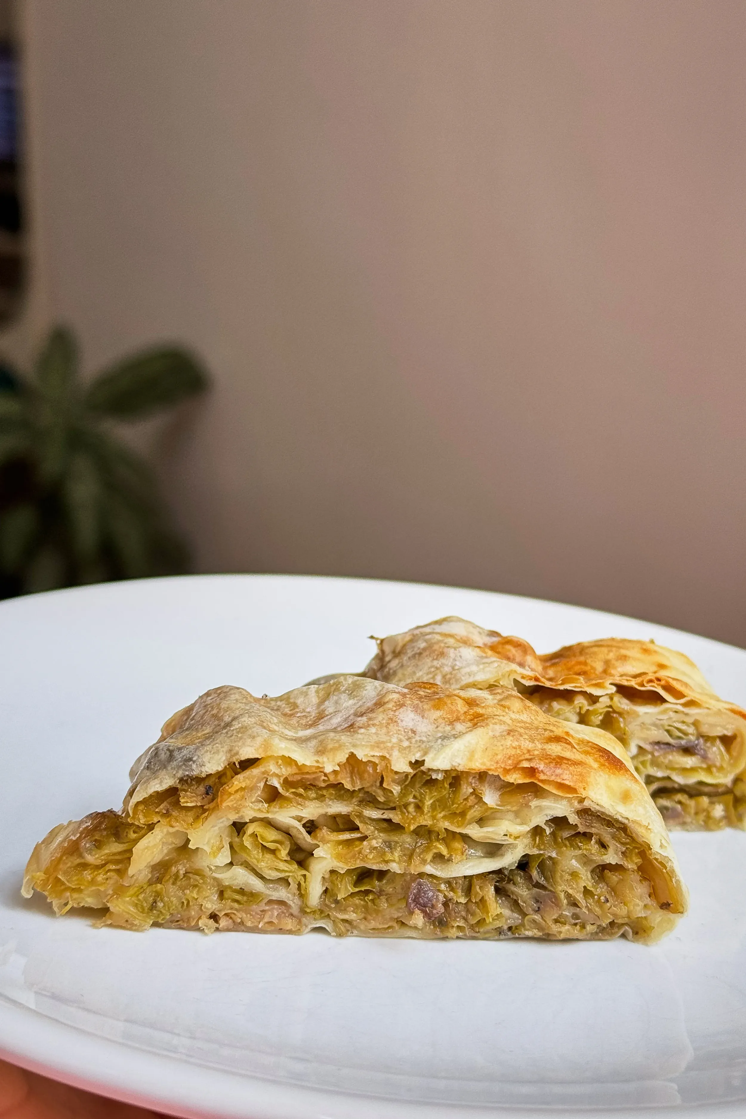 kelkáposztás-cheddar sajtos rétes 