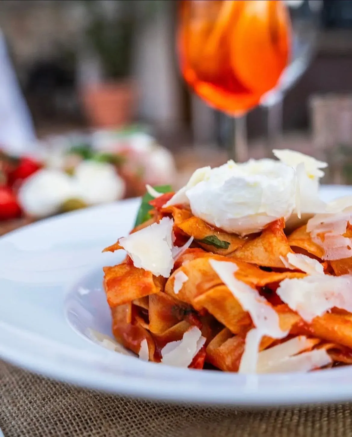 paradicsomos pappardelle burratával és parmezánnal
