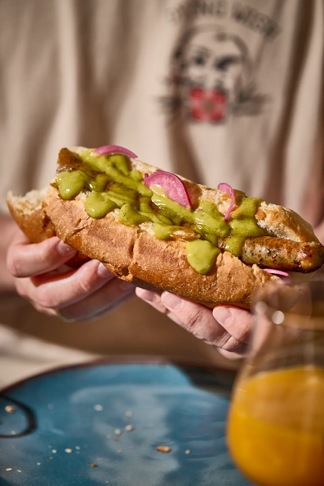 Aiolis, retkes, bajor kolbászos hot dog a KEG-ben