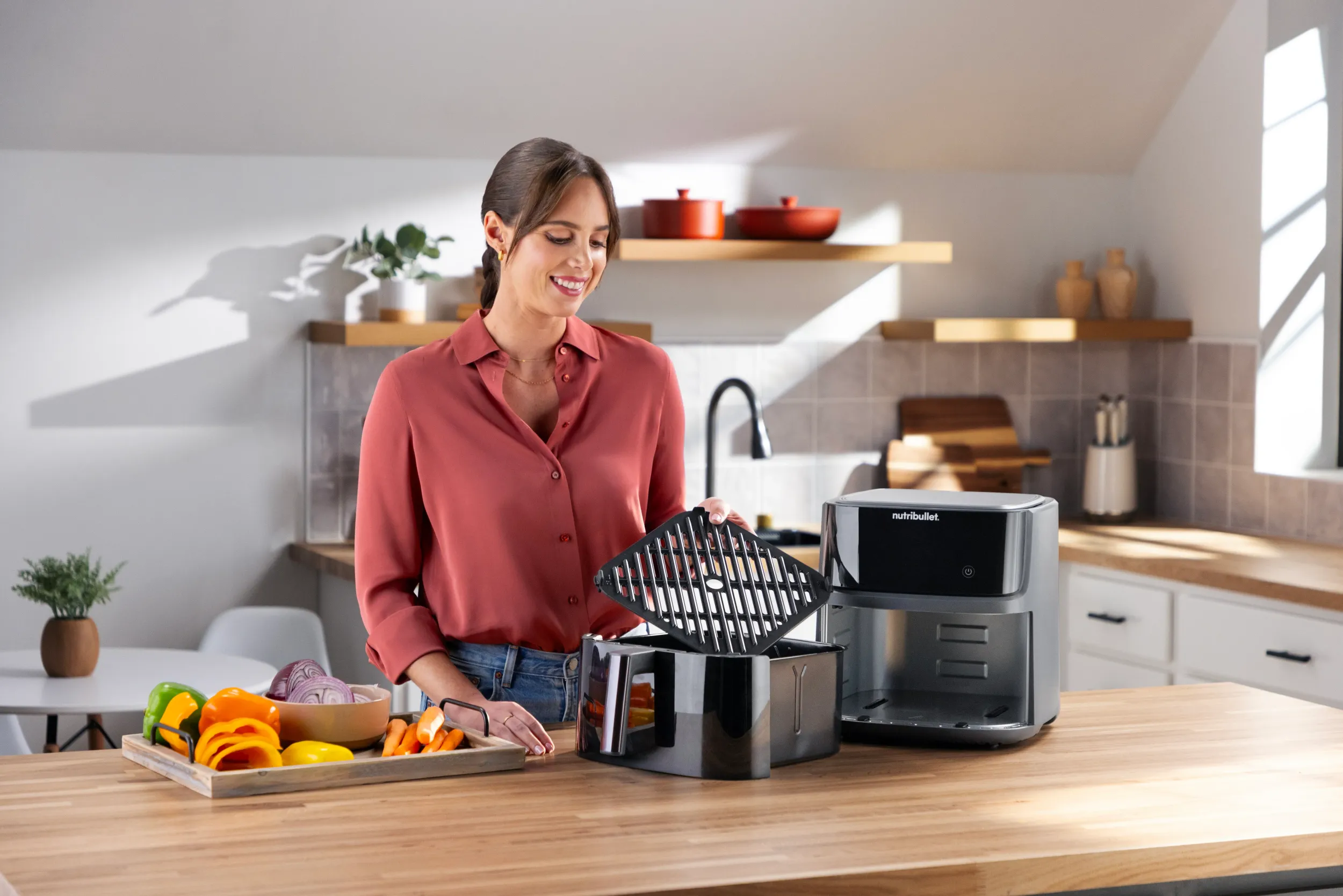 NB_CrispLite-Vision_Lifestyle_Pizza-Grill-Plate_HiRes