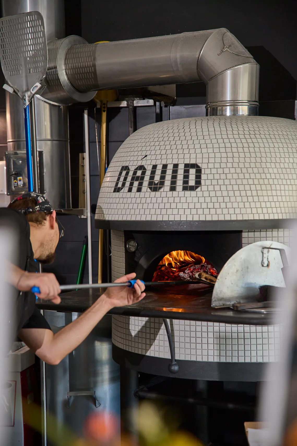 Az Olasz Meló pizzakemencéje a Dávid felirattal
