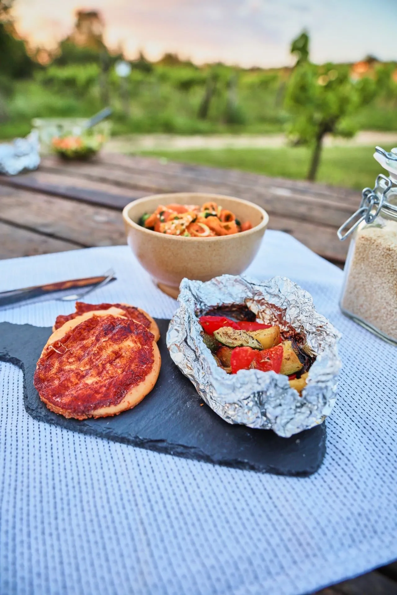 Grillezett mozzarella sült zöldségekkel