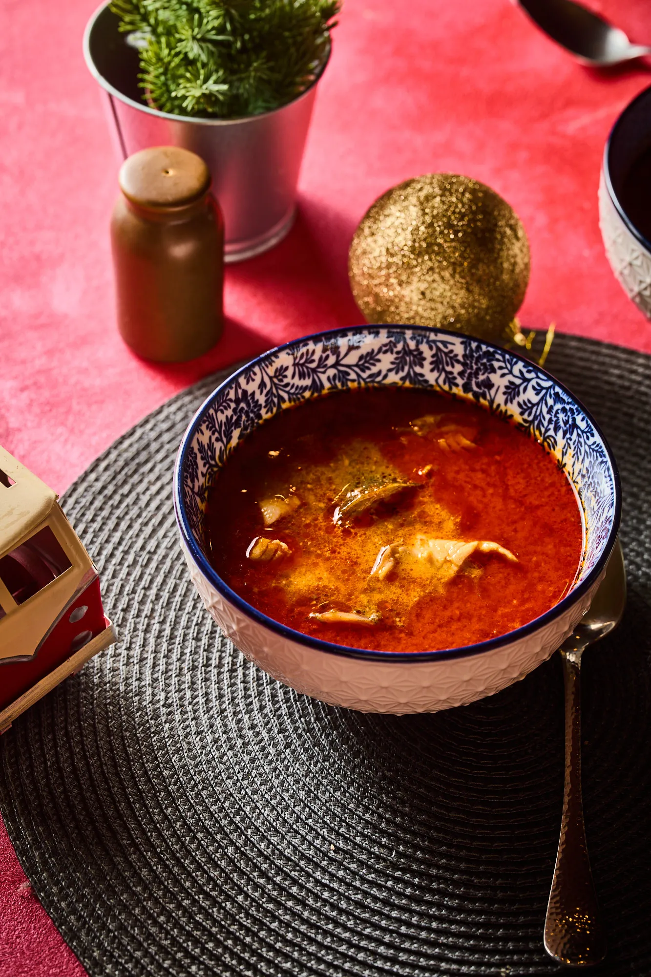 Ázsiai fűszeres halászlé