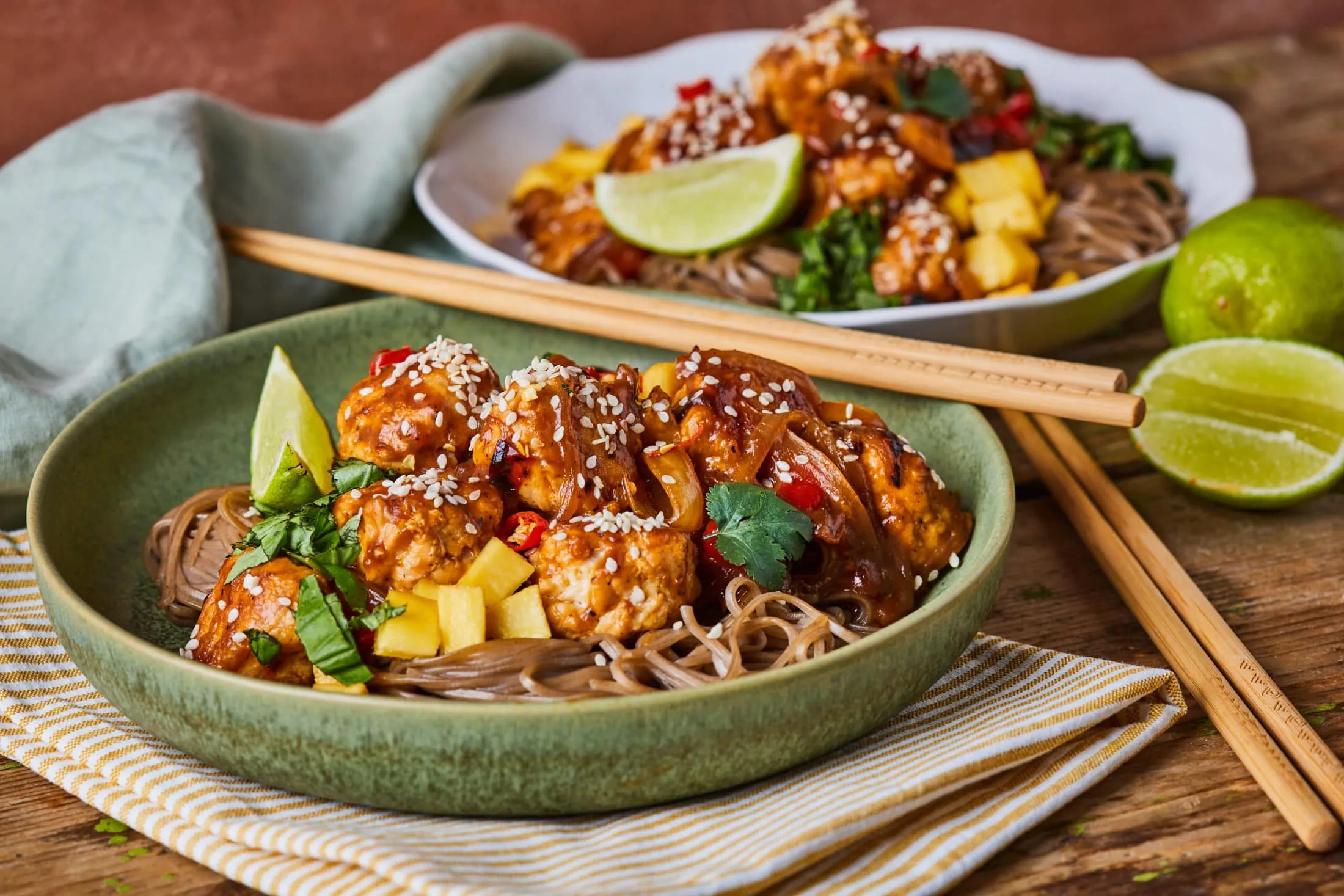 azsiai-husgolyok-soba-tesztaval