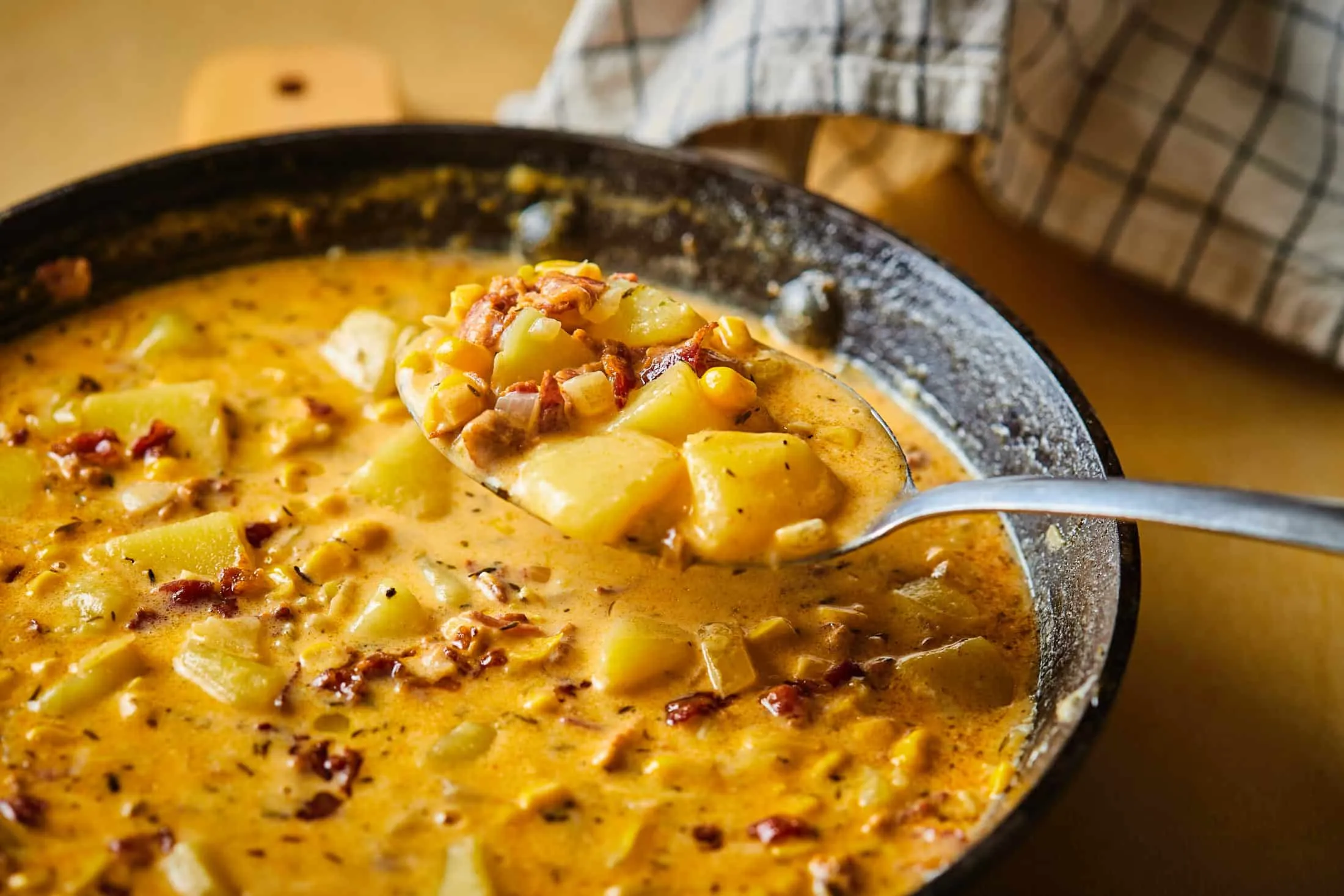 baconos-krumplis-kukoricas-chowder