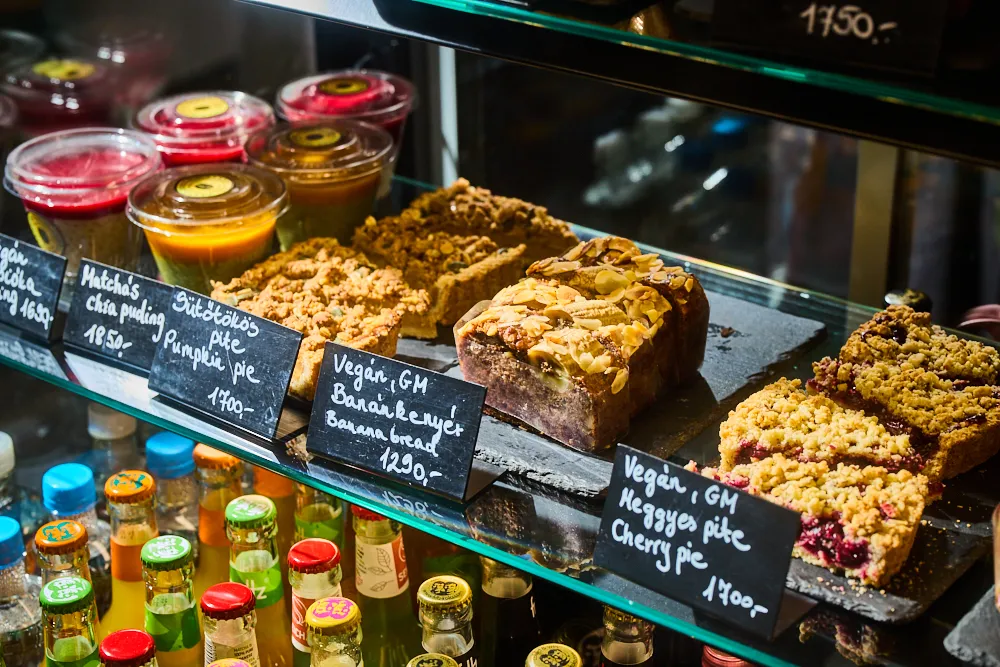 Sütemények a Budapest Baristas pultjában
