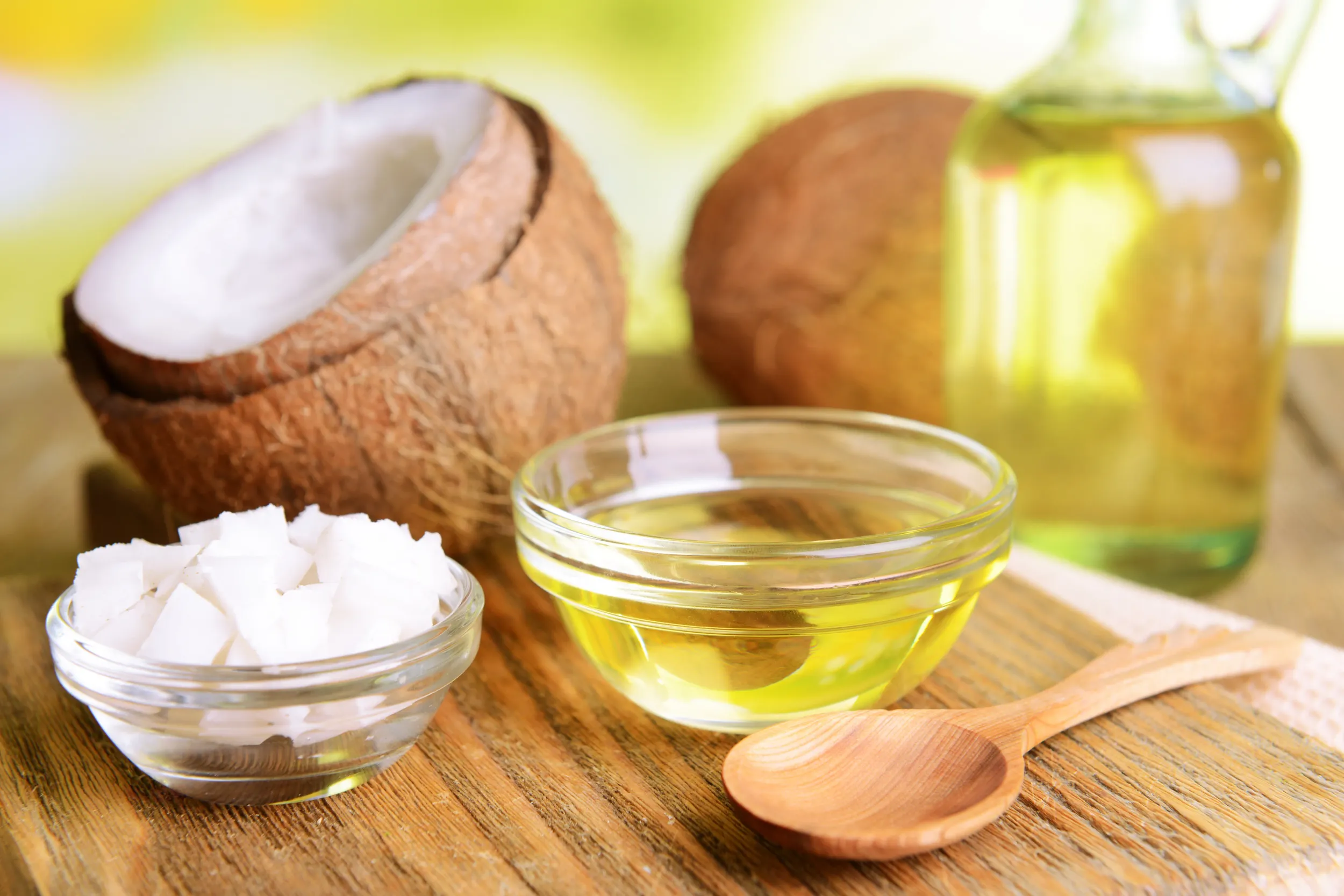 coconut-oil-table-closeup