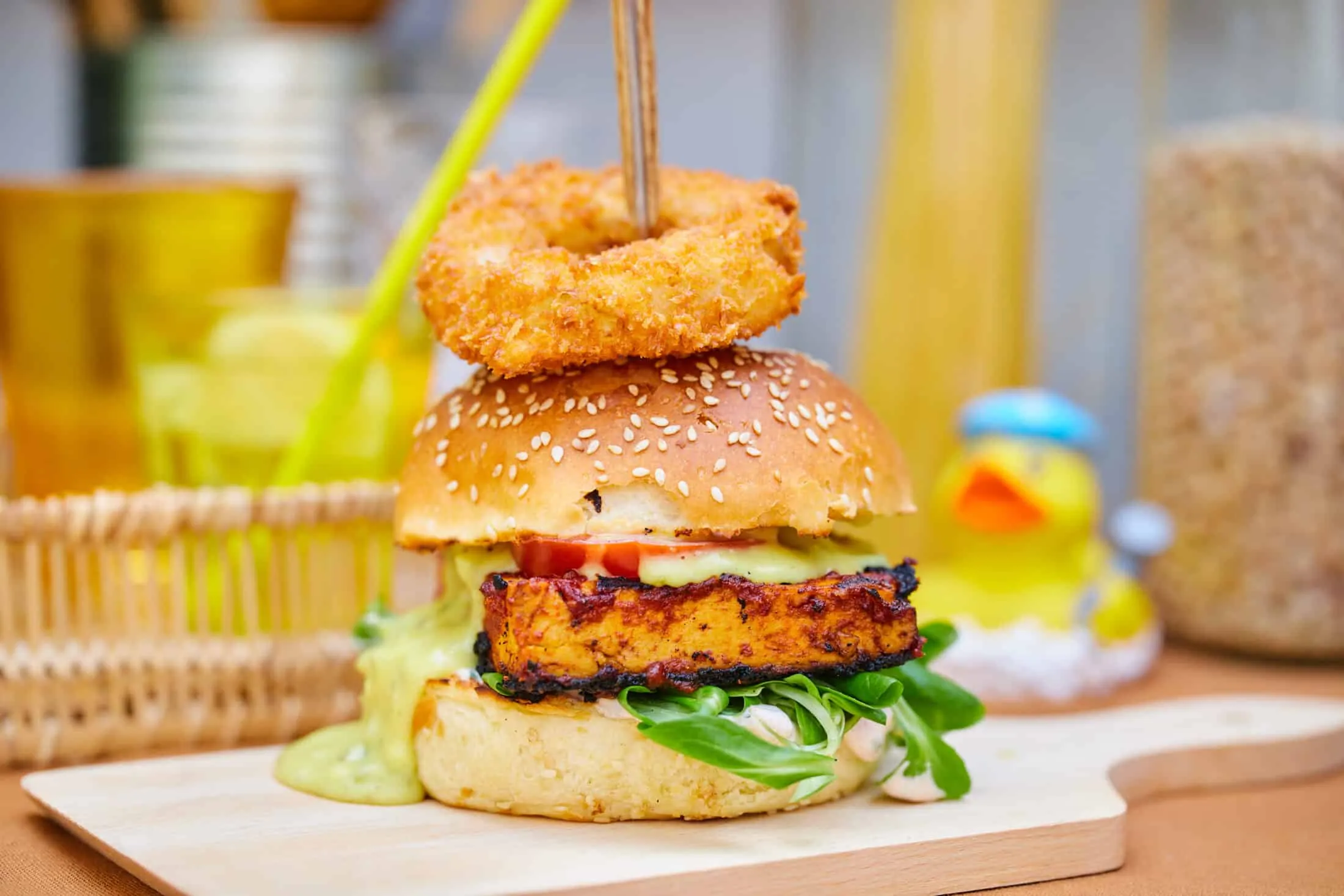 pikans-tofuburger-vegan-sajtszosszal3