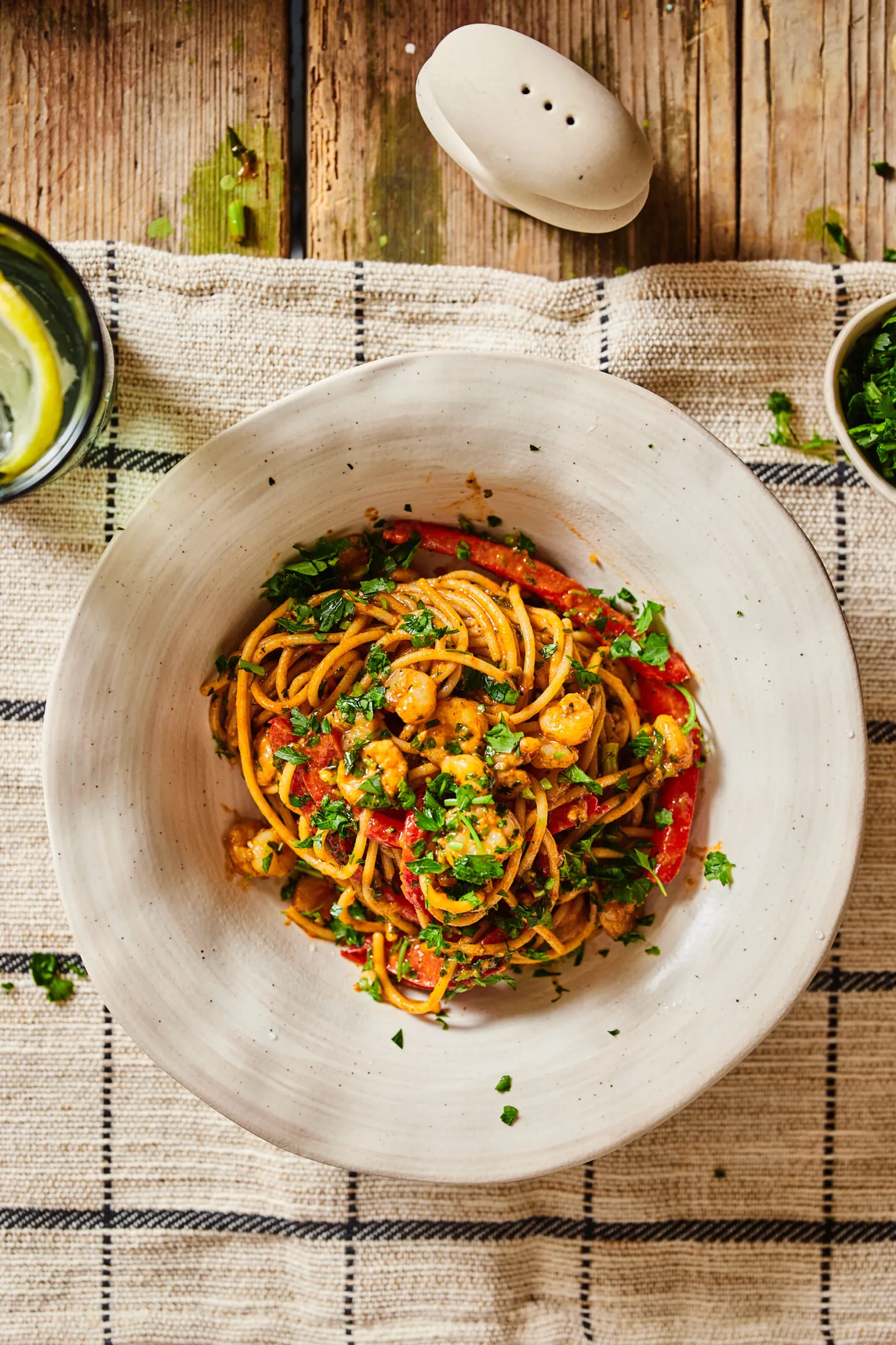 csipos-garnelas-spagetti