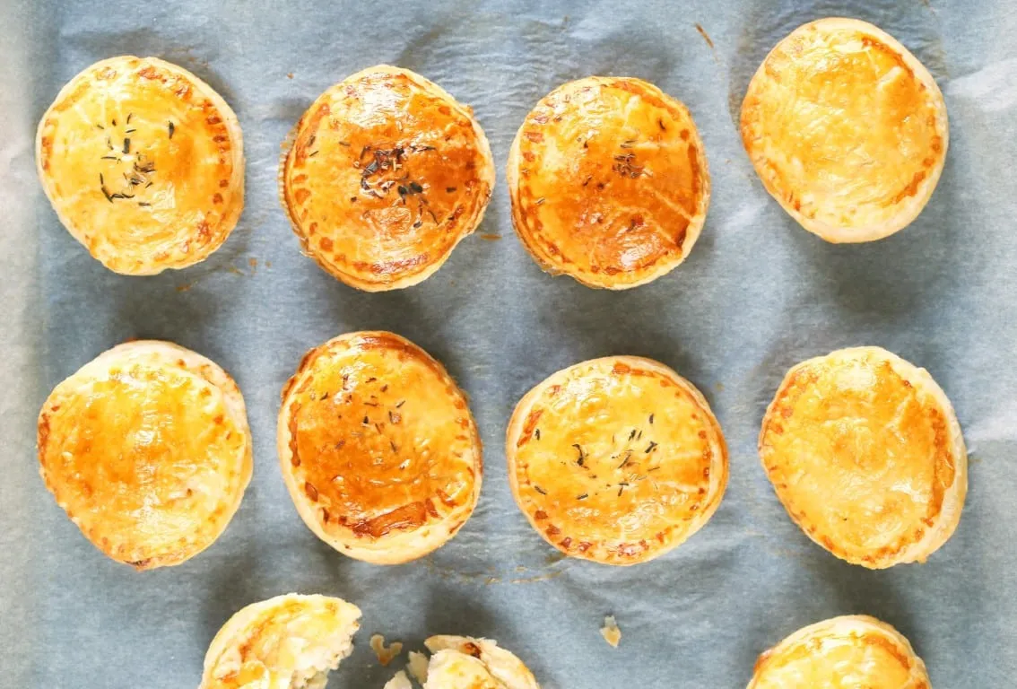 Végre itt egy sós pite: csirkével és cheddar sajttal