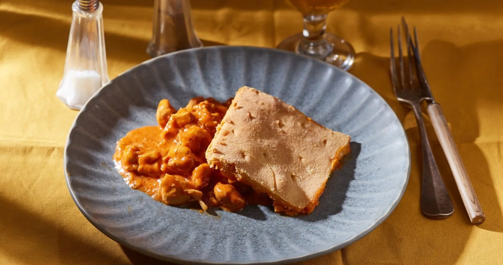 Csirkepaprikás-pite