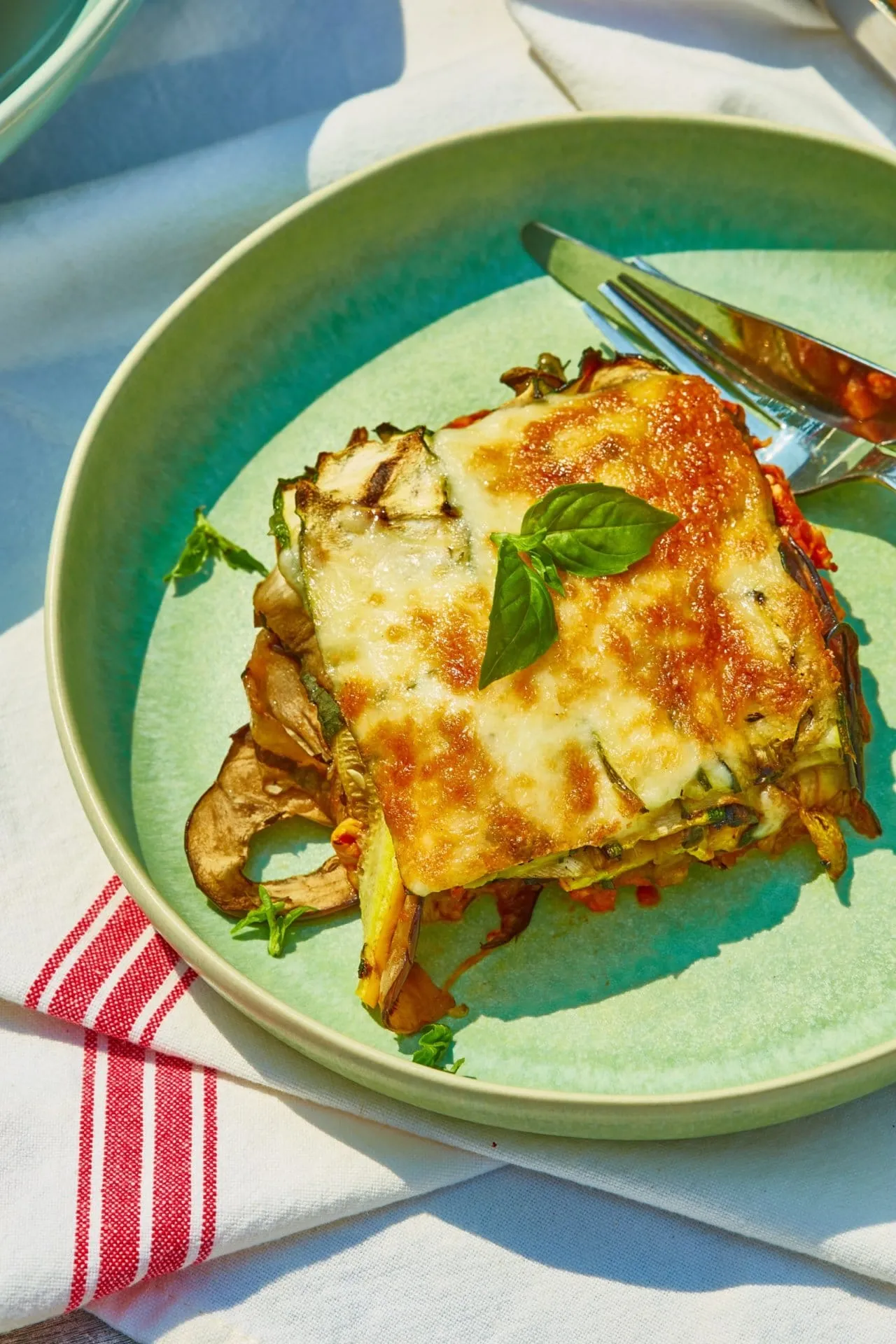 Grillezett zöldséglasagne csirkével