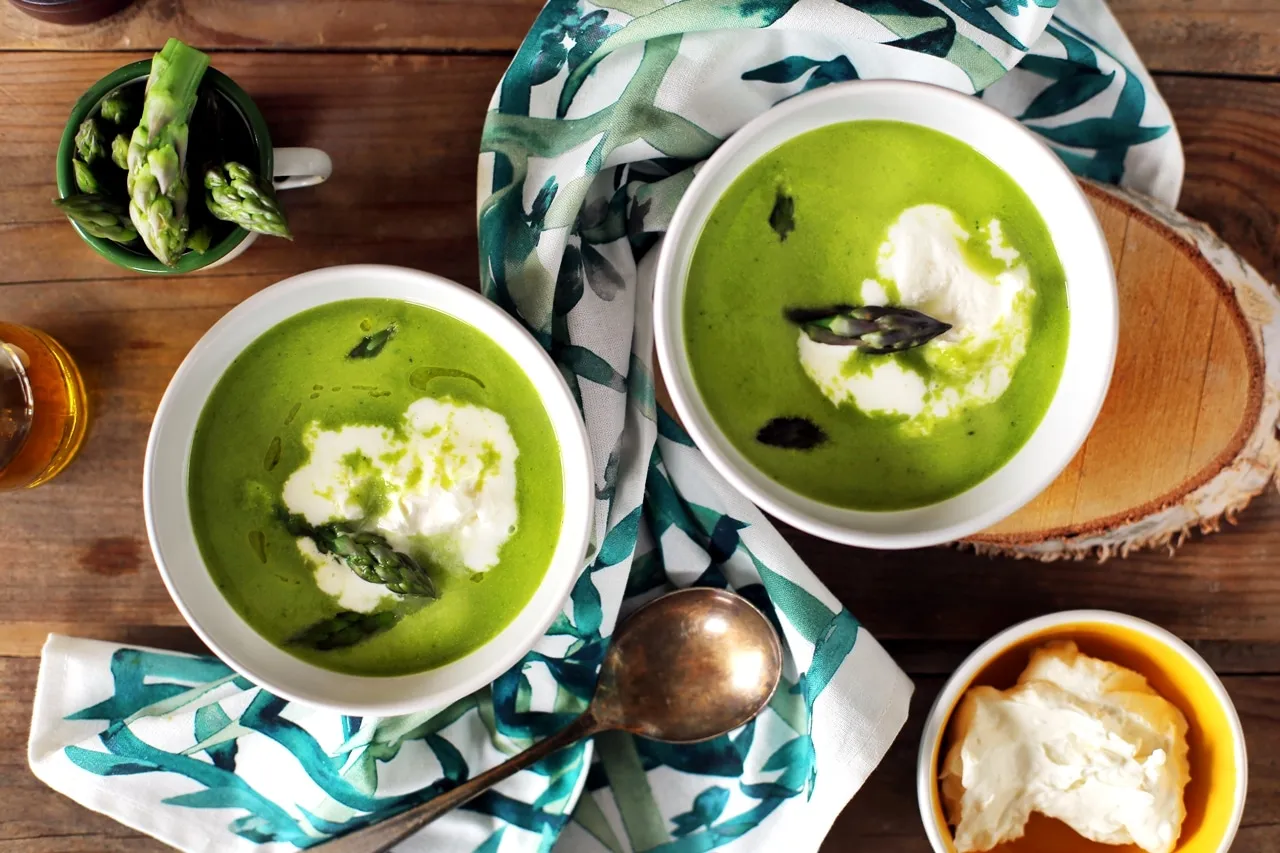 Egészséges spárgakrémleves