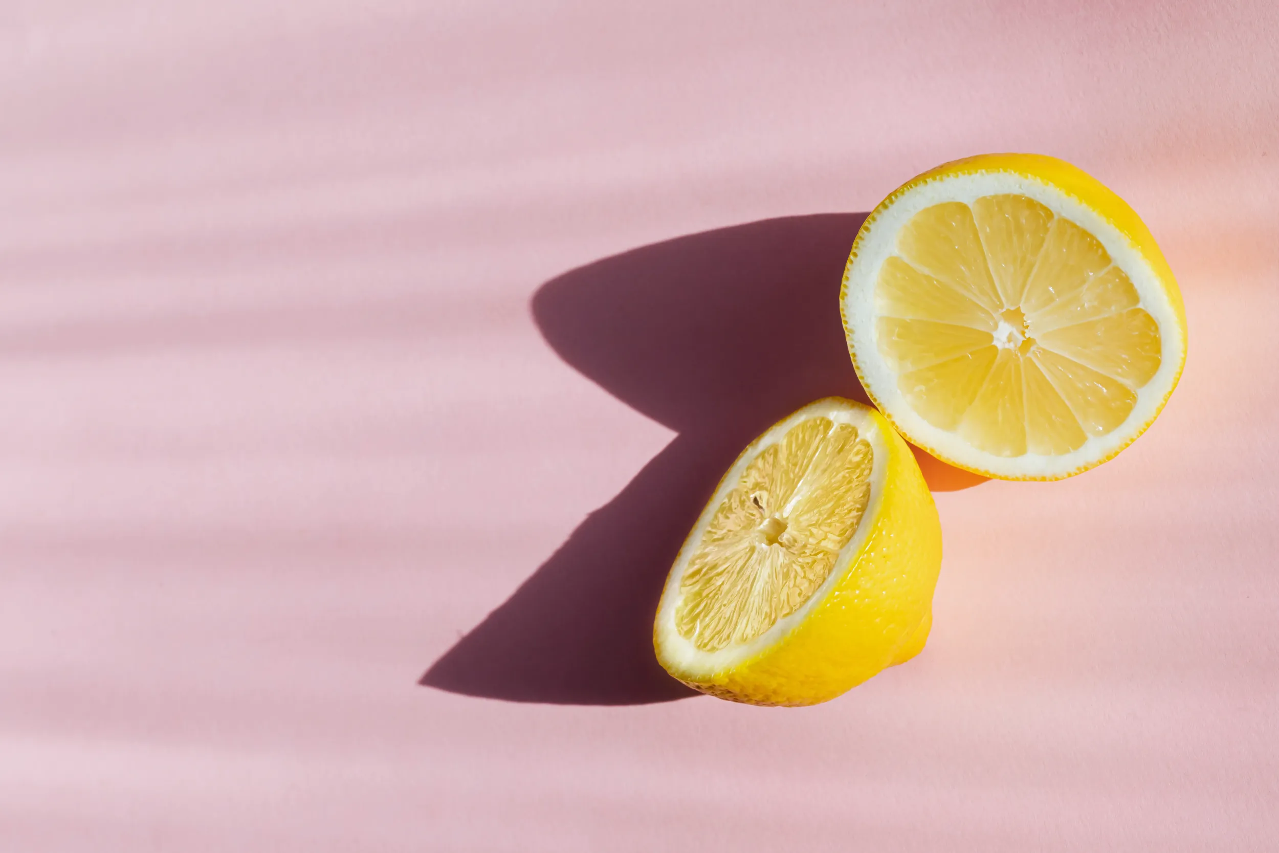 fresh-lemon-pink-background