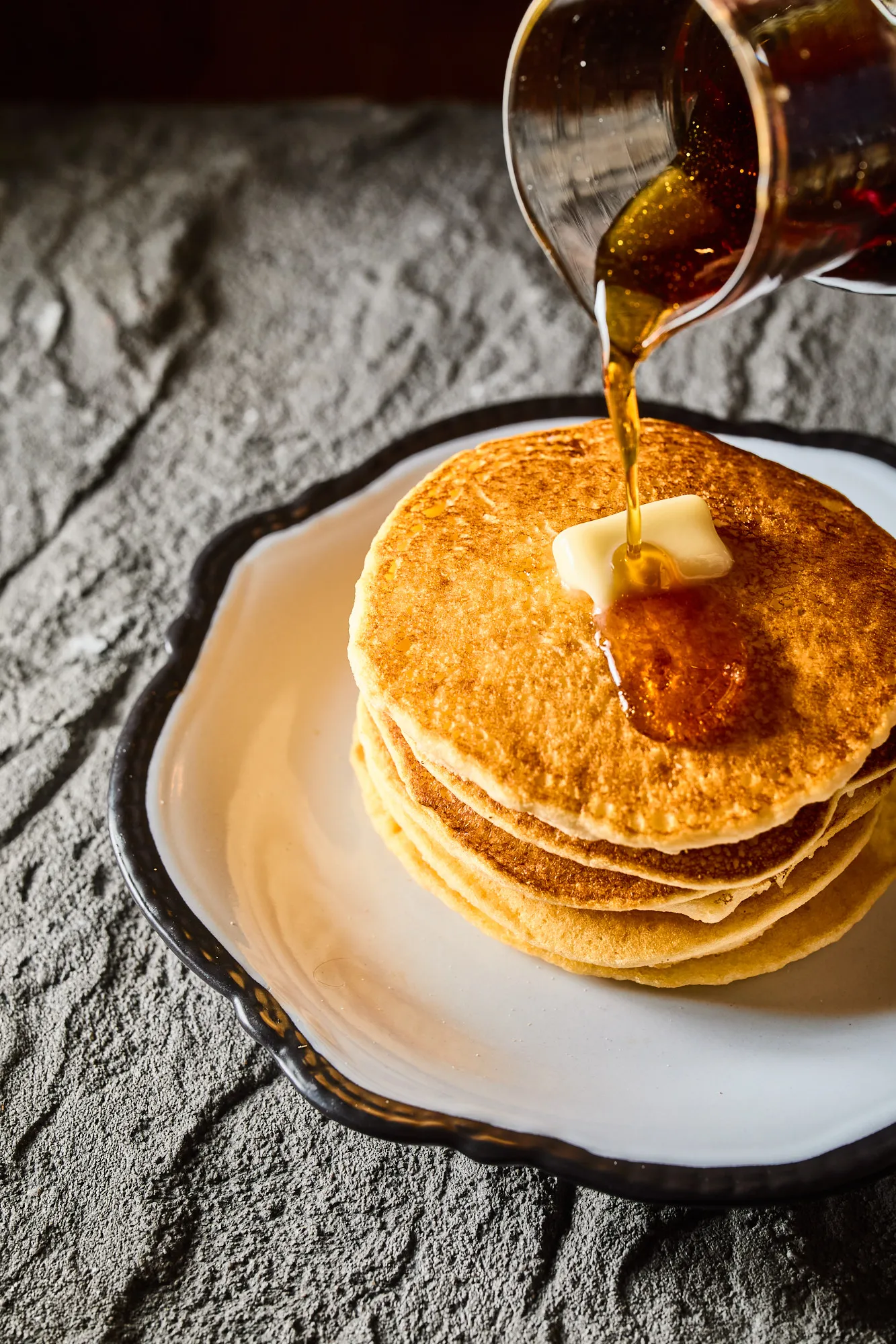 Gluténmentes amerikai palacsinta juharsziruppal és vajjal