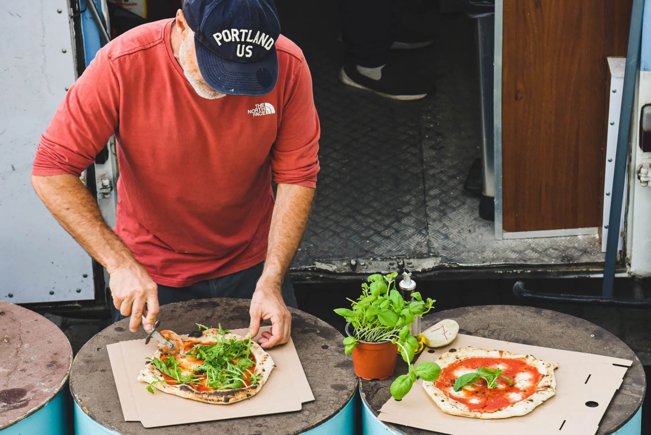 Pizzasütés a Három Majom Bisztróban