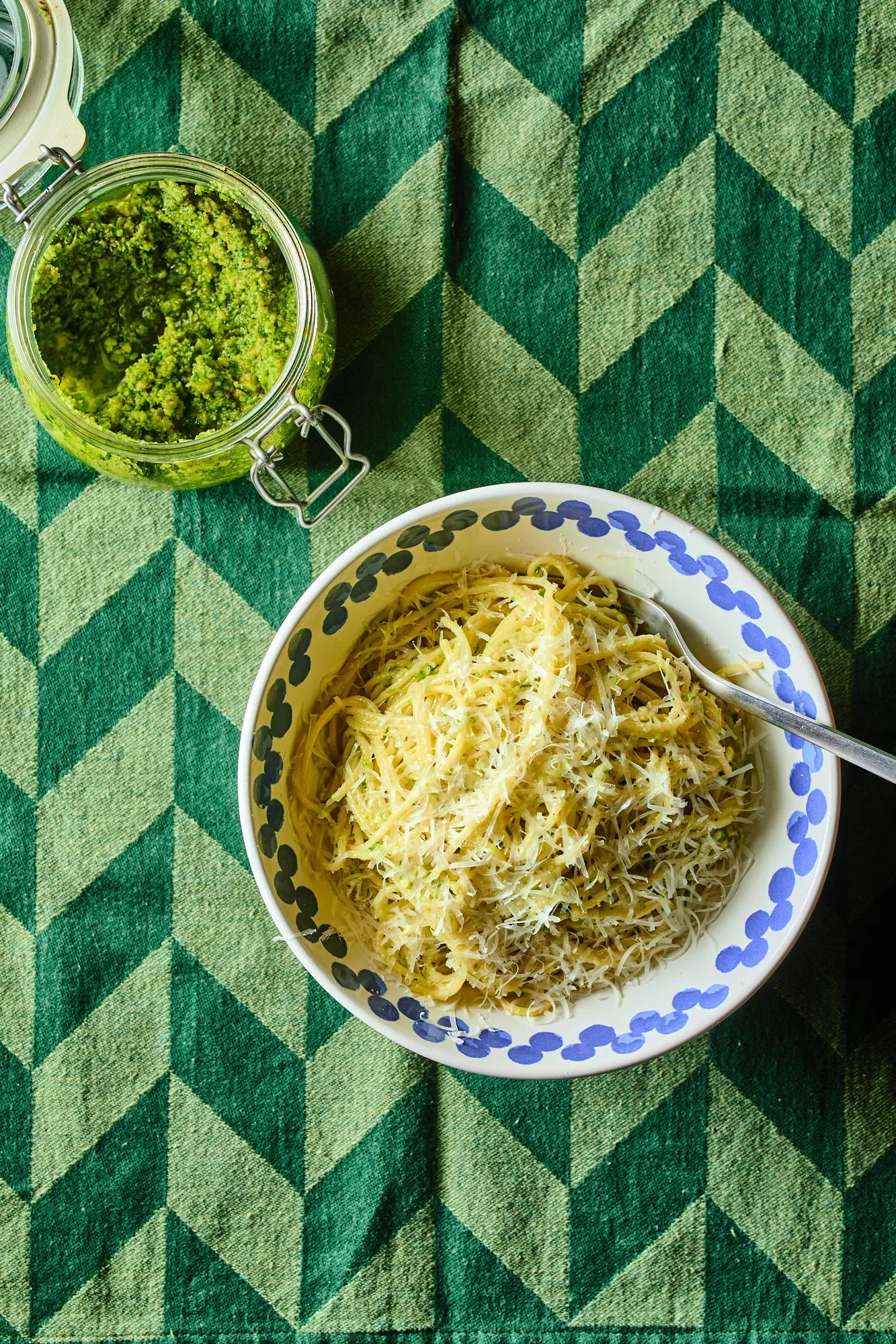 Házi medvehagymapesztós tészta