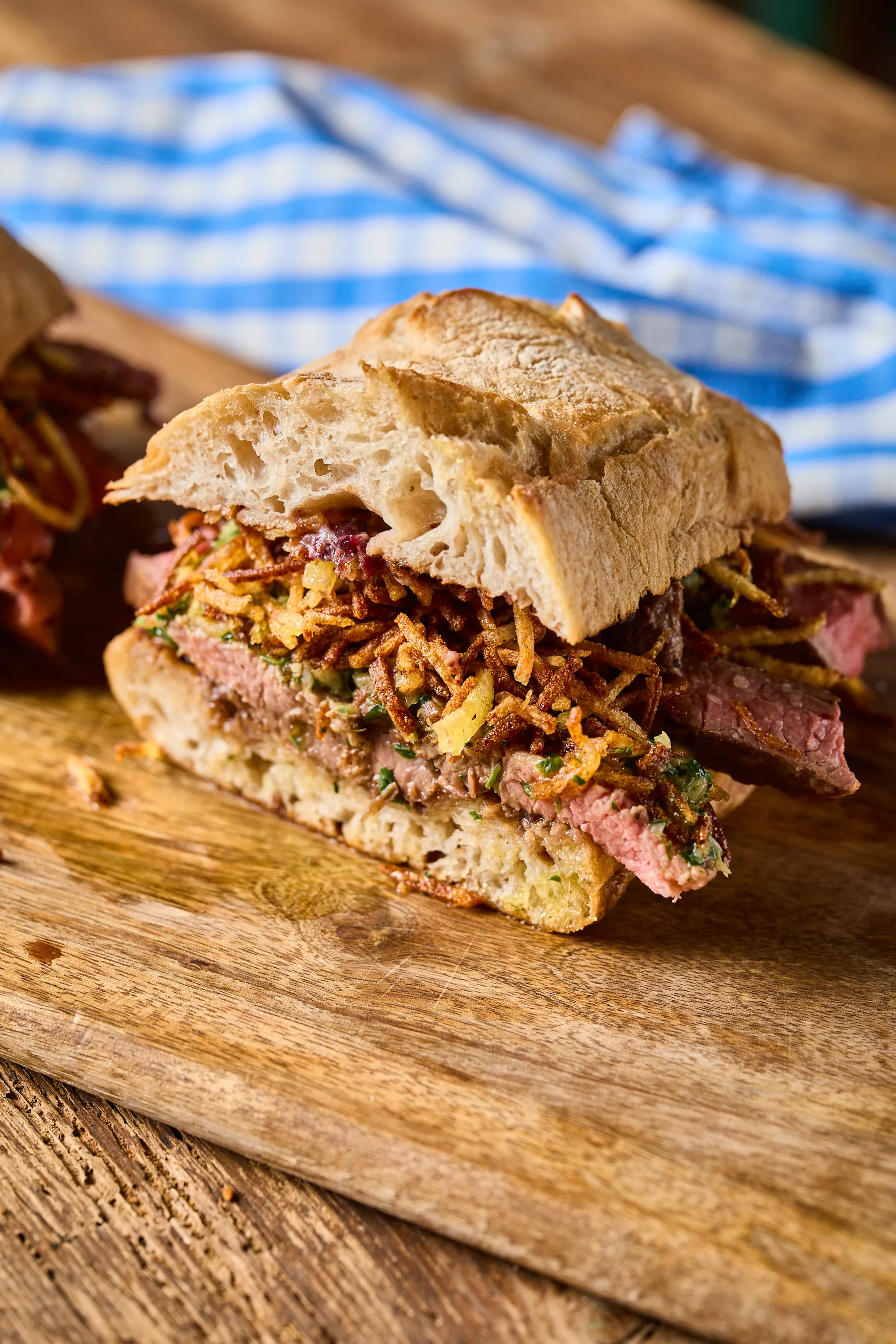 házi-kovaszos-kenyeres-chimichurris-steak-szendo-1