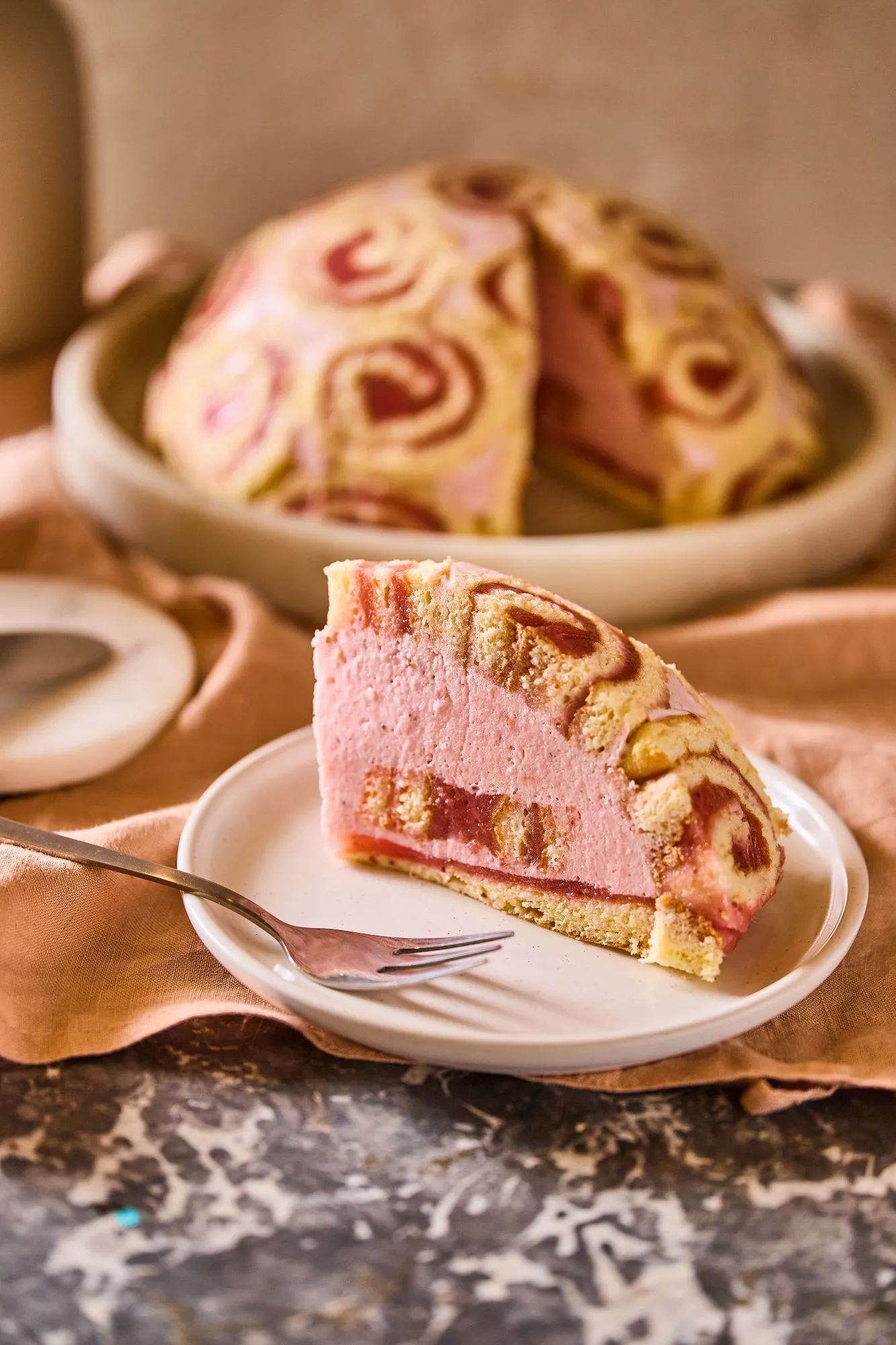 joghurtos-charlotte-torta-eperrel-2