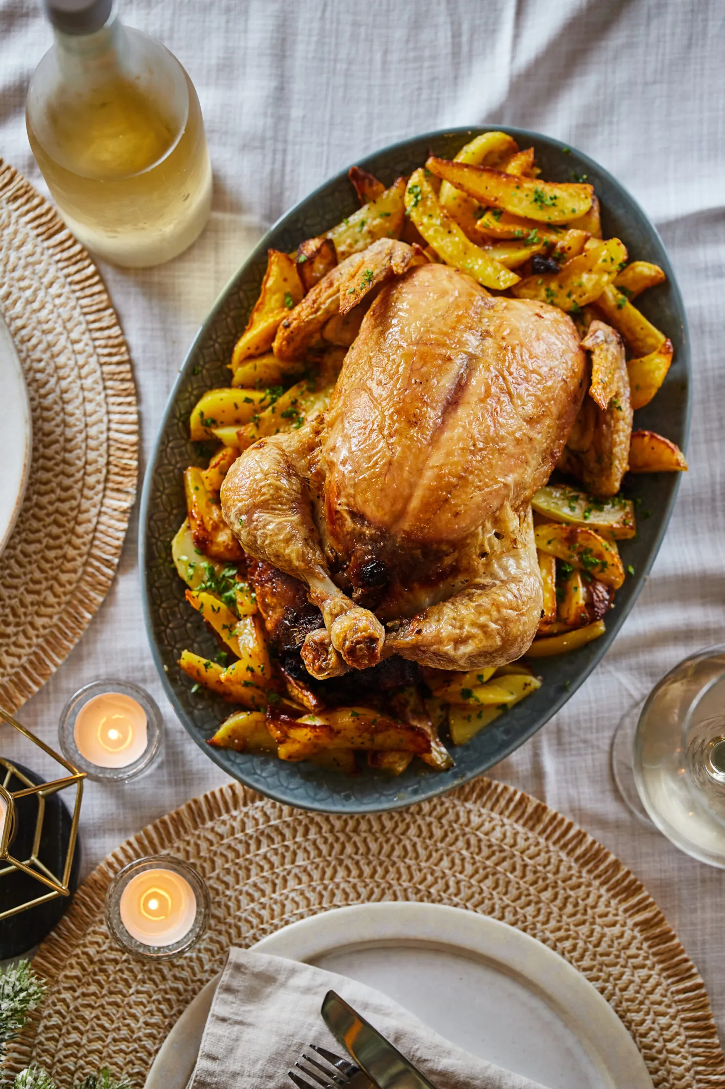 Karácsonyi töltött csirke tálalva