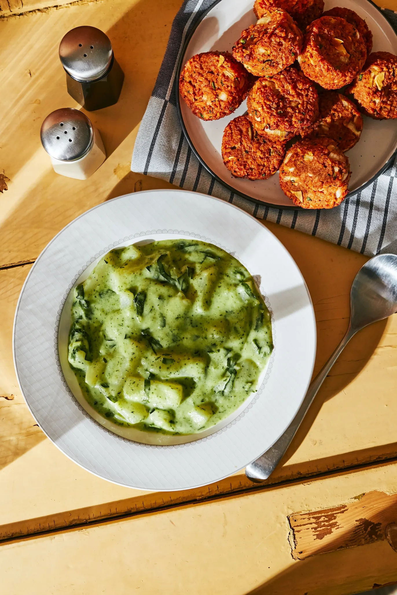 karalábéfőzelék fasírttal