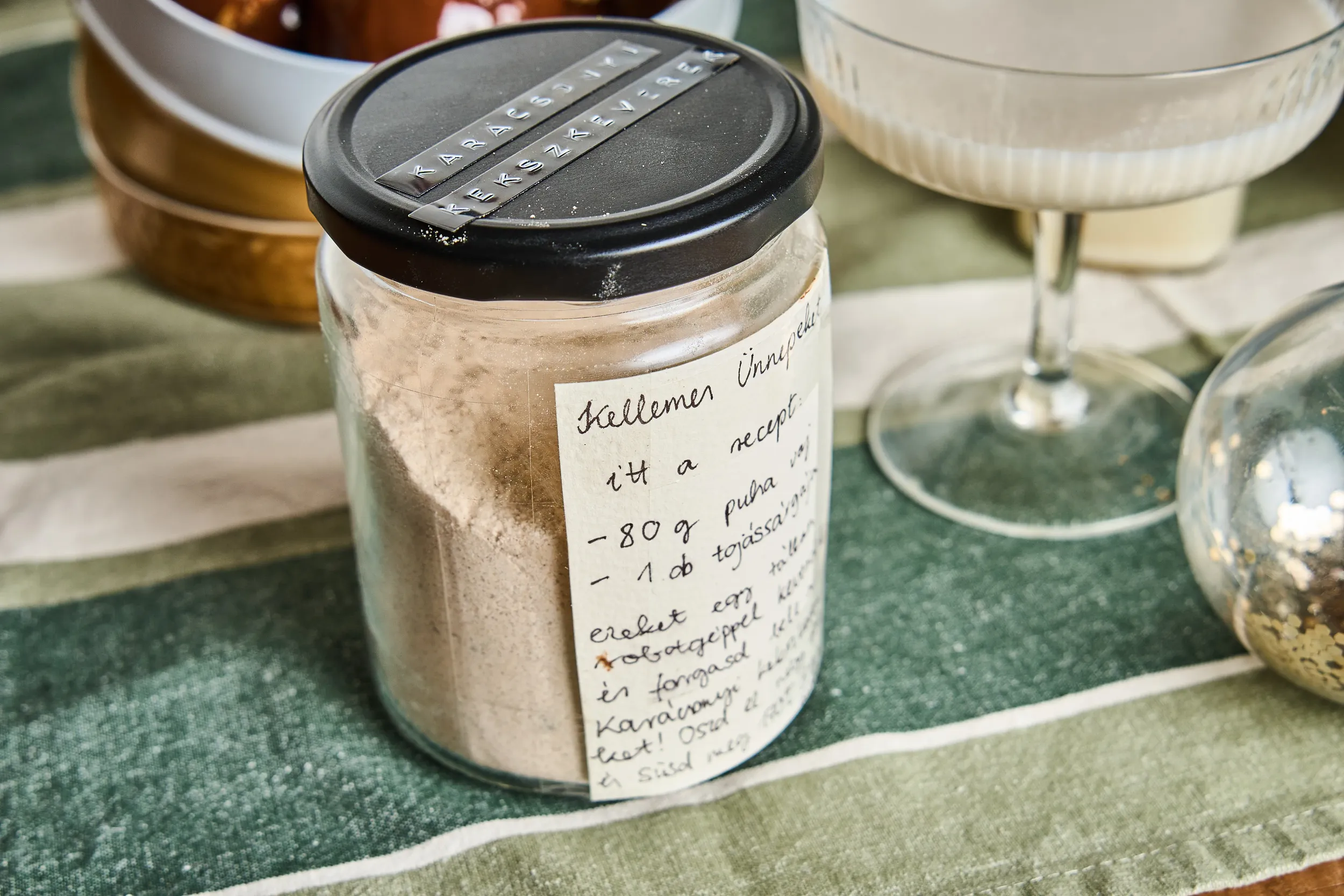 karacsonyi-kekszkeverek