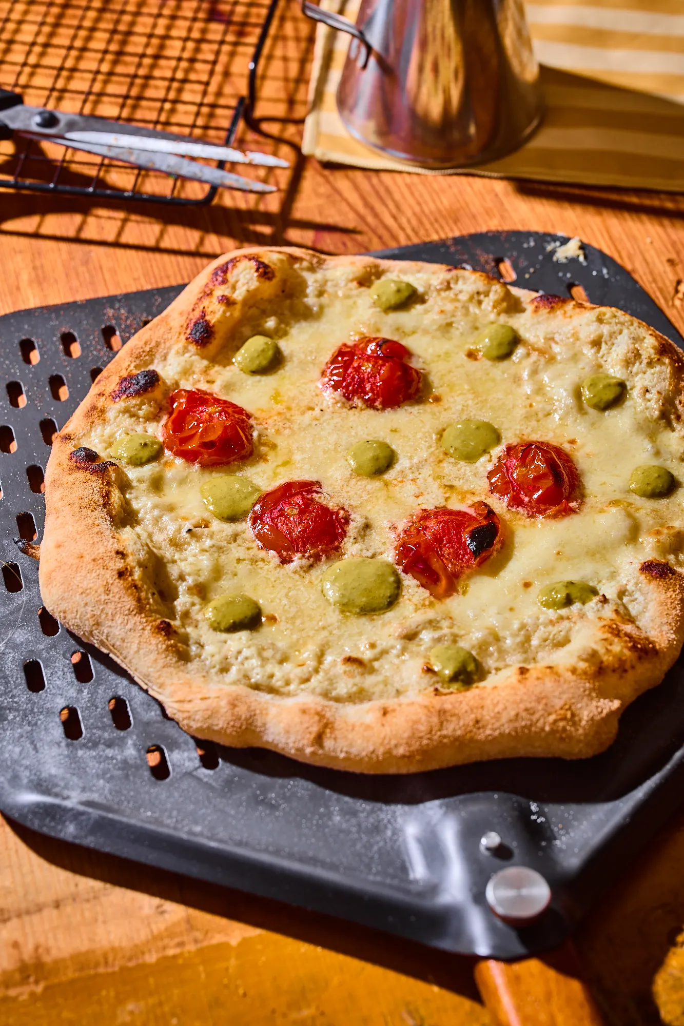 Konfitált fokhagymás pizza