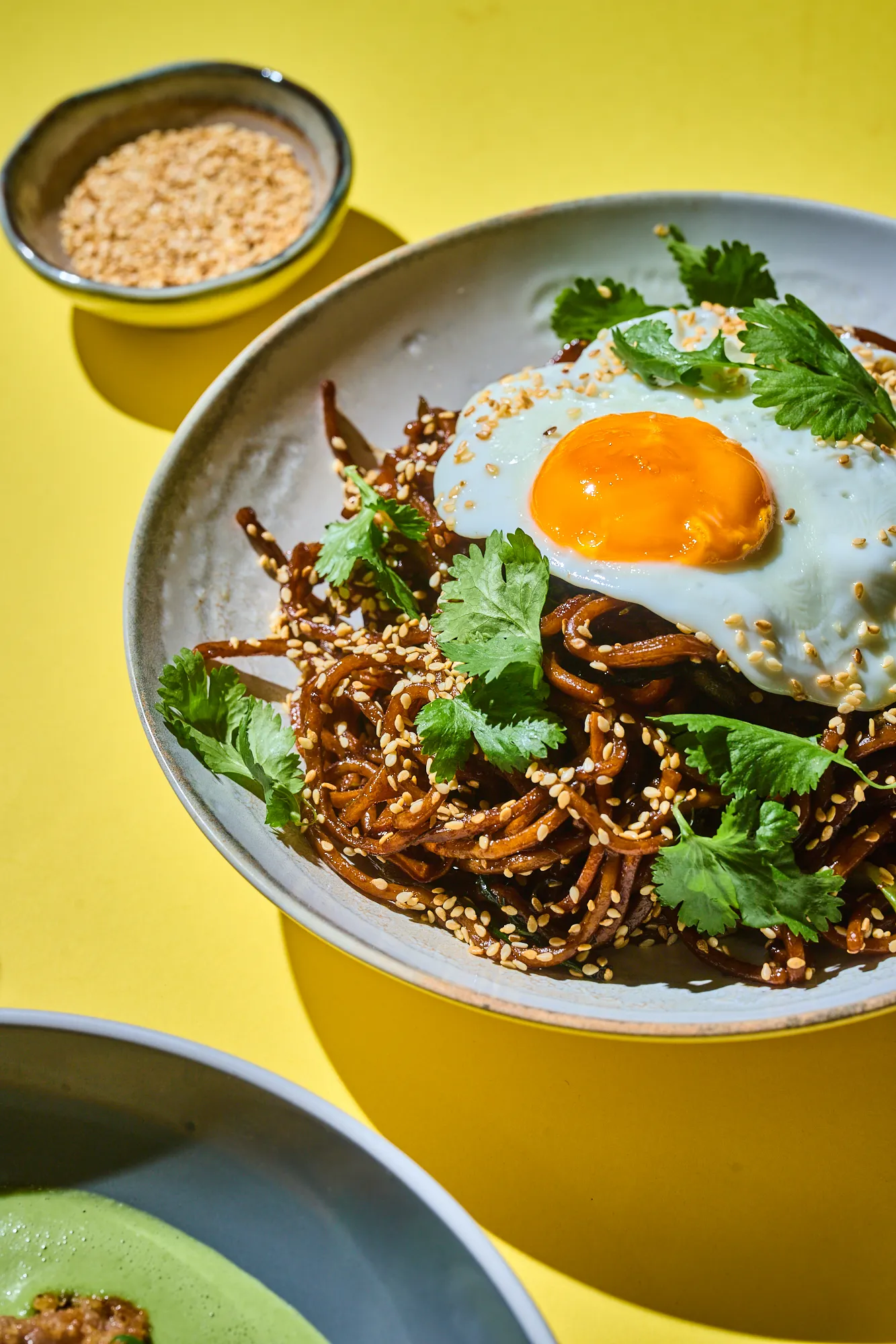 Korianderes-lime-os pirított tészta