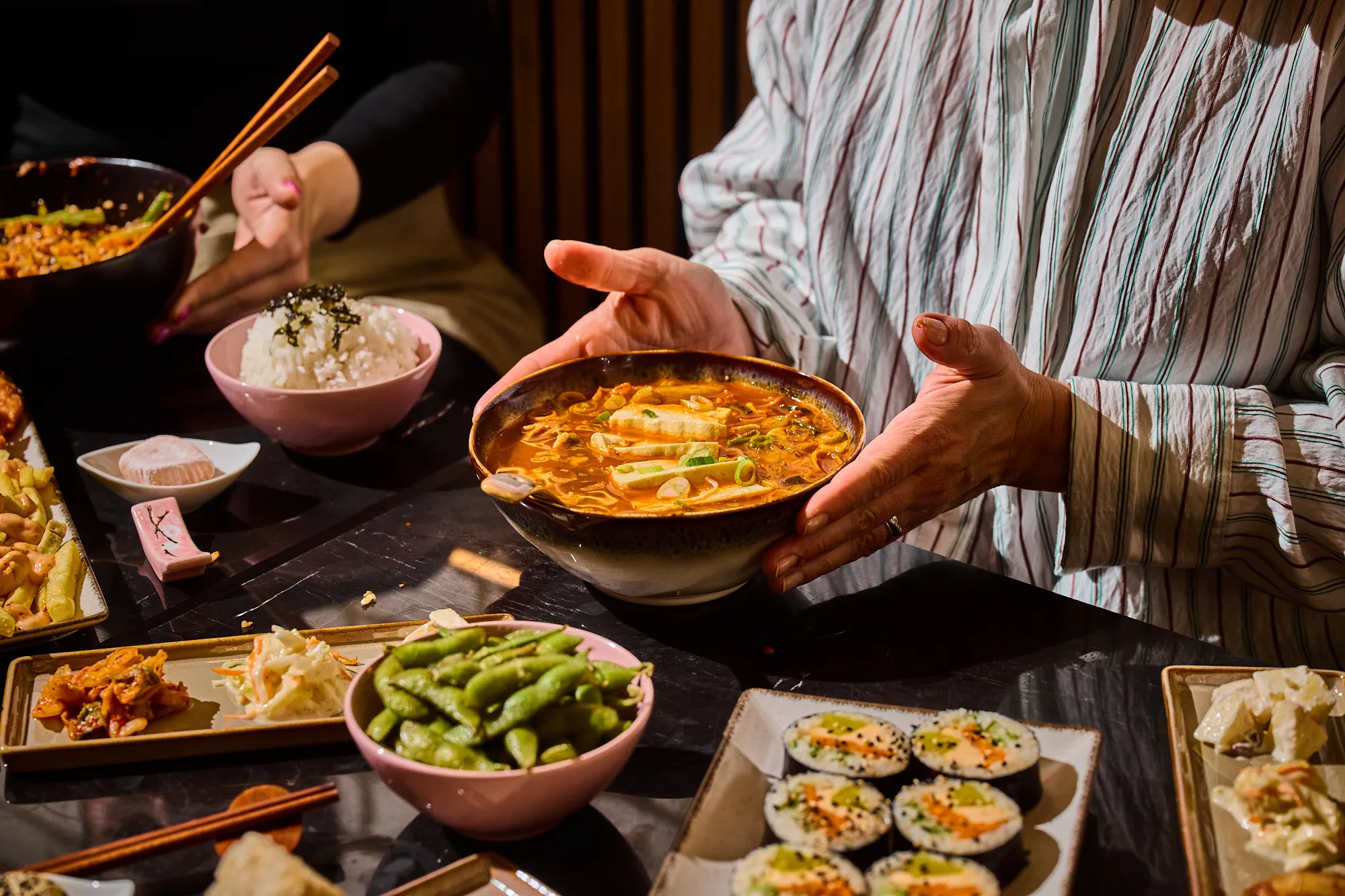 Egy tál csípős leves a Koryo Bistro étlapjáról