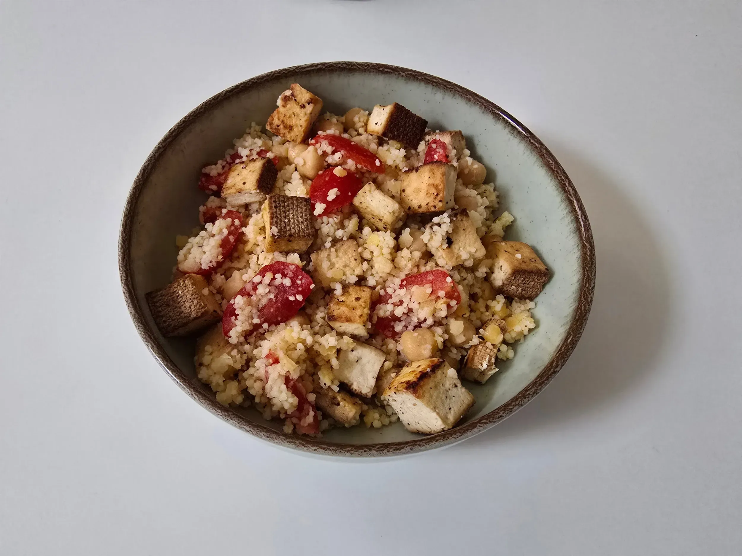kuszkuszsaláta tofuval