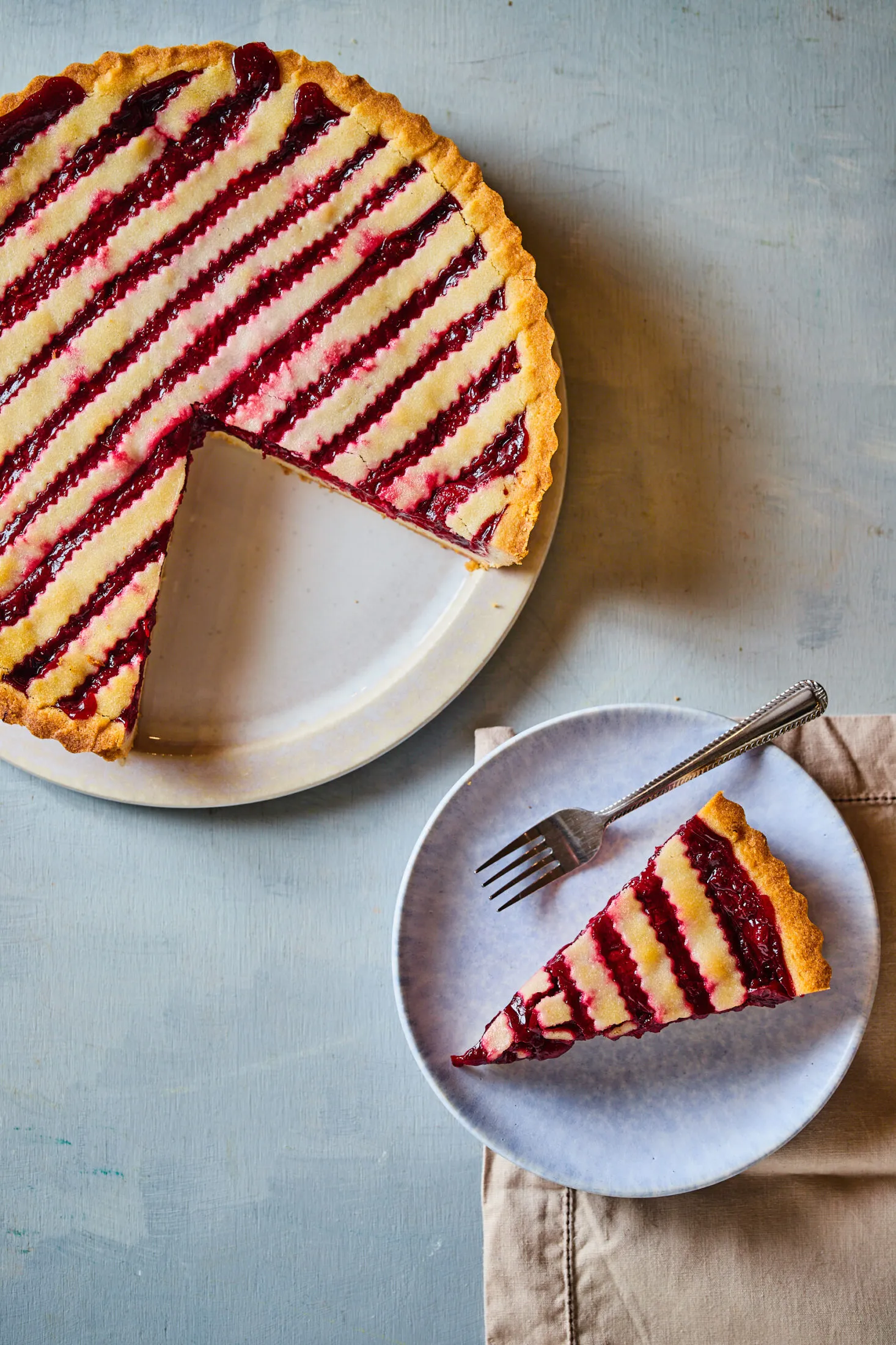 Linzertorta meggyes töltelékkel