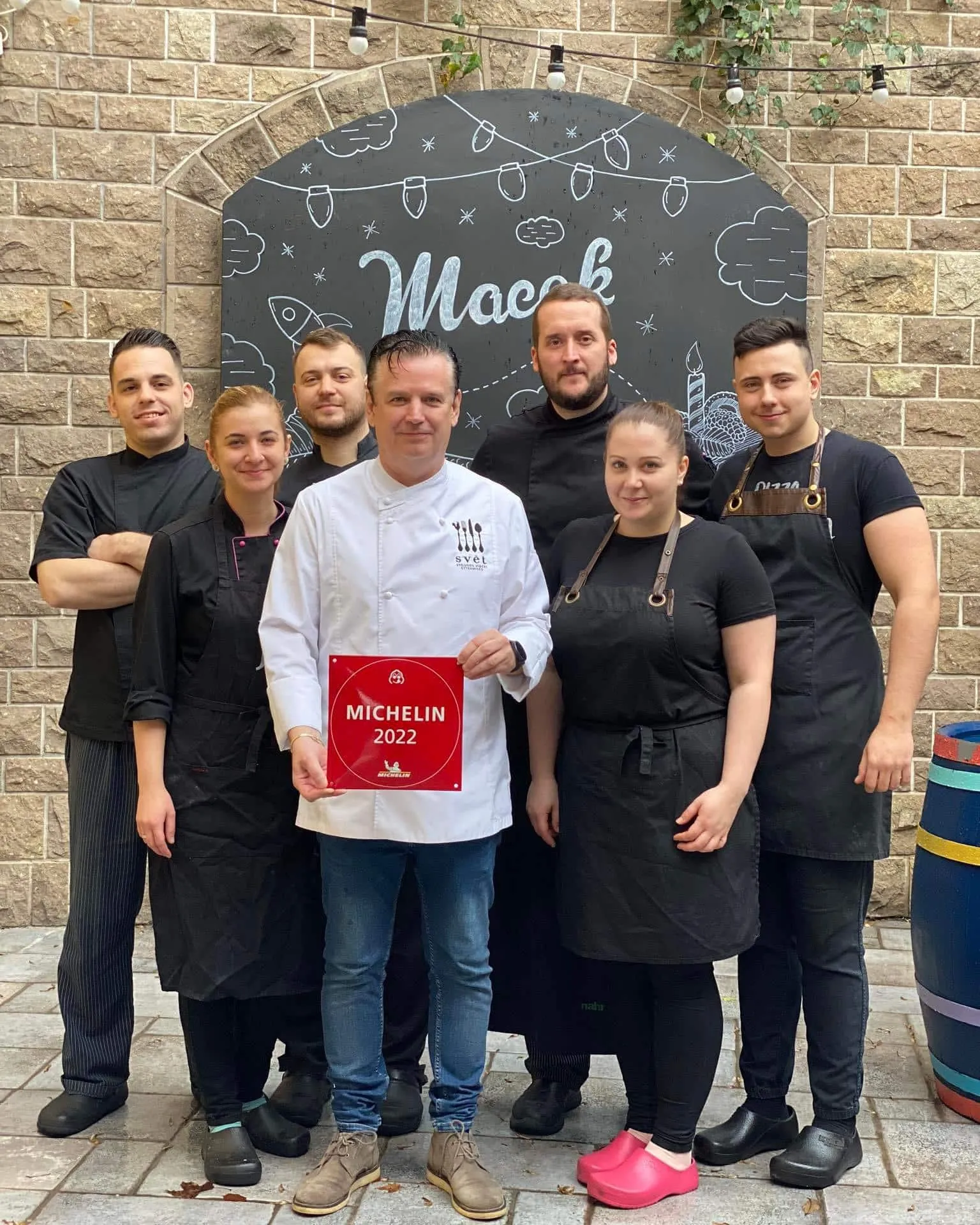 macok-bisztro-eger-facebook-michelin-bib (1)