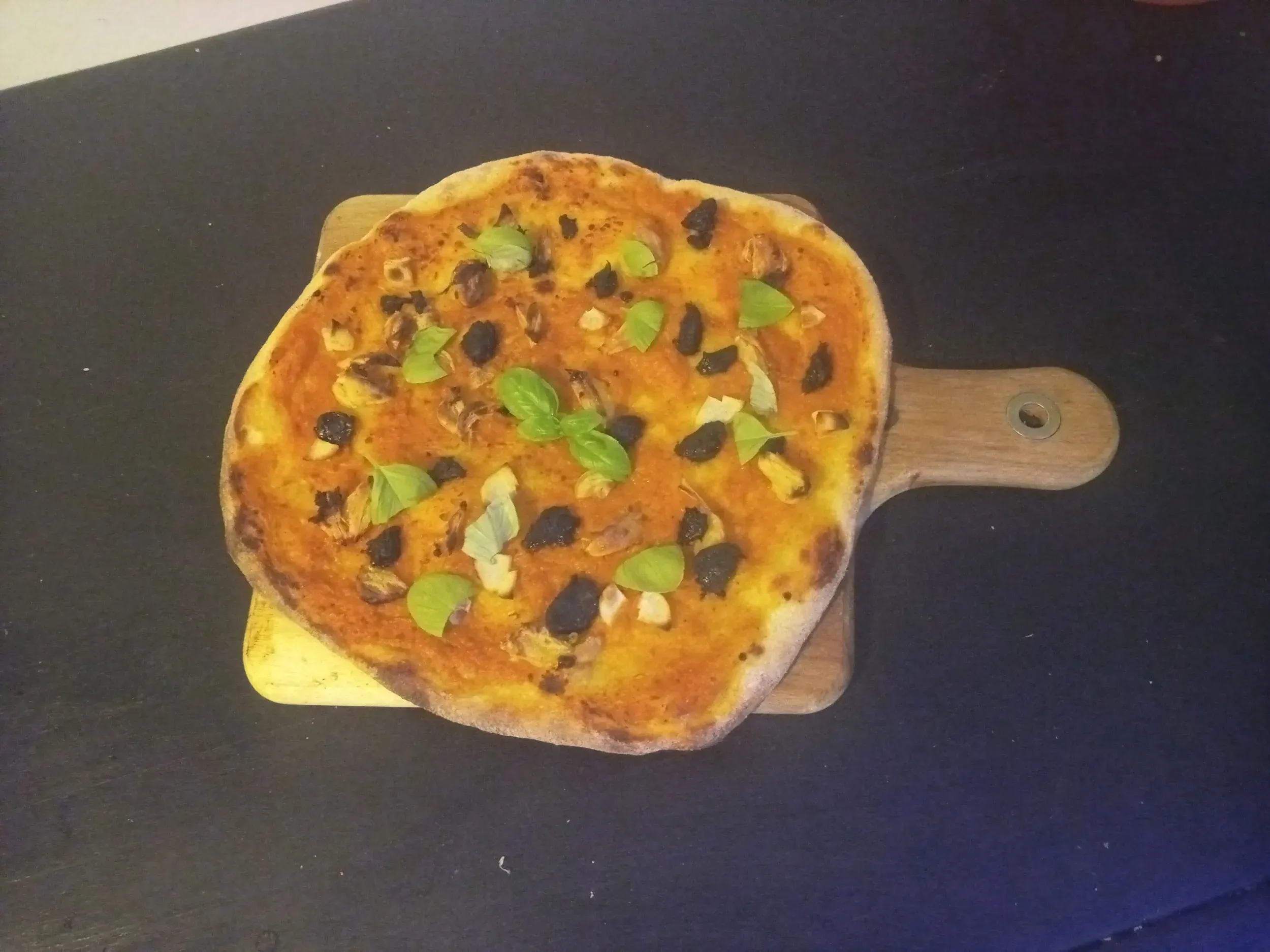 marinara quattro aglio pizza