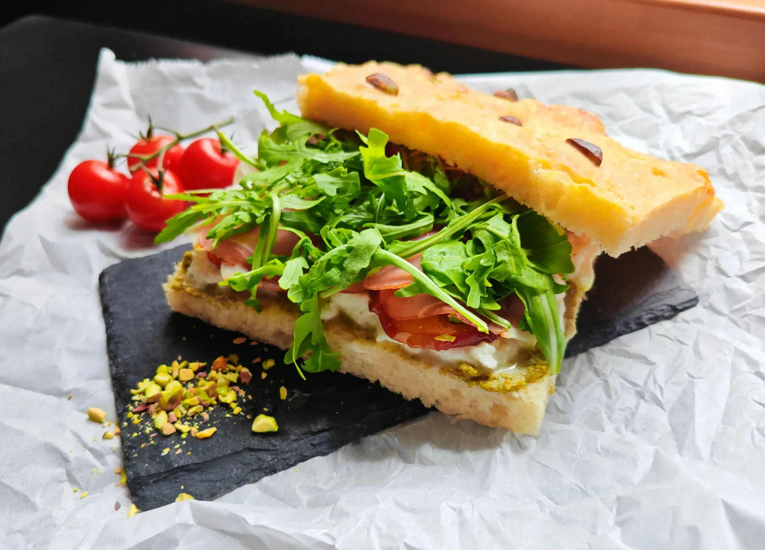mediterrán szendvics házi focacciából