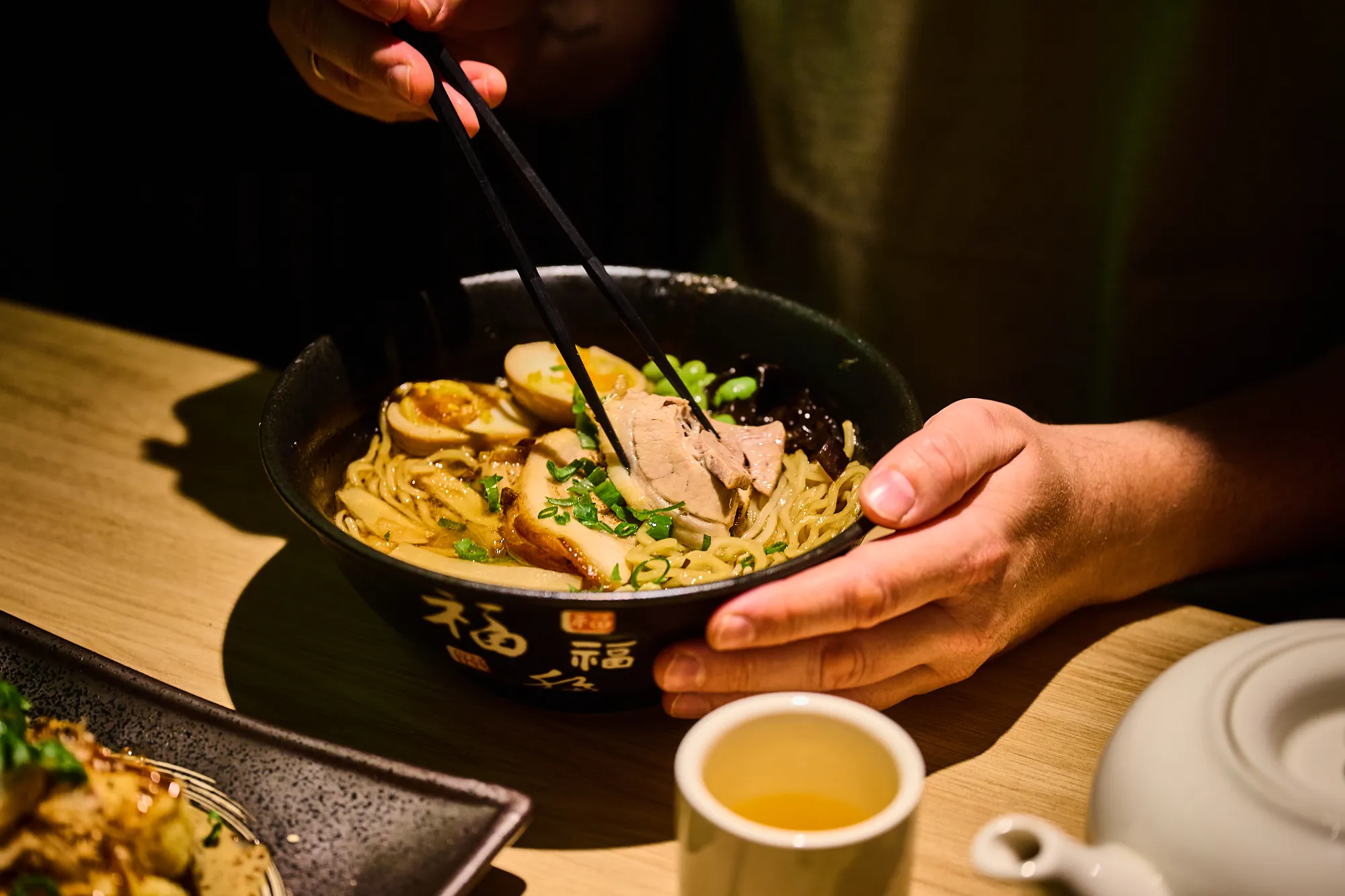 Tonkotsu ramen, ahogy a Mori Ramen szakácsai készítik