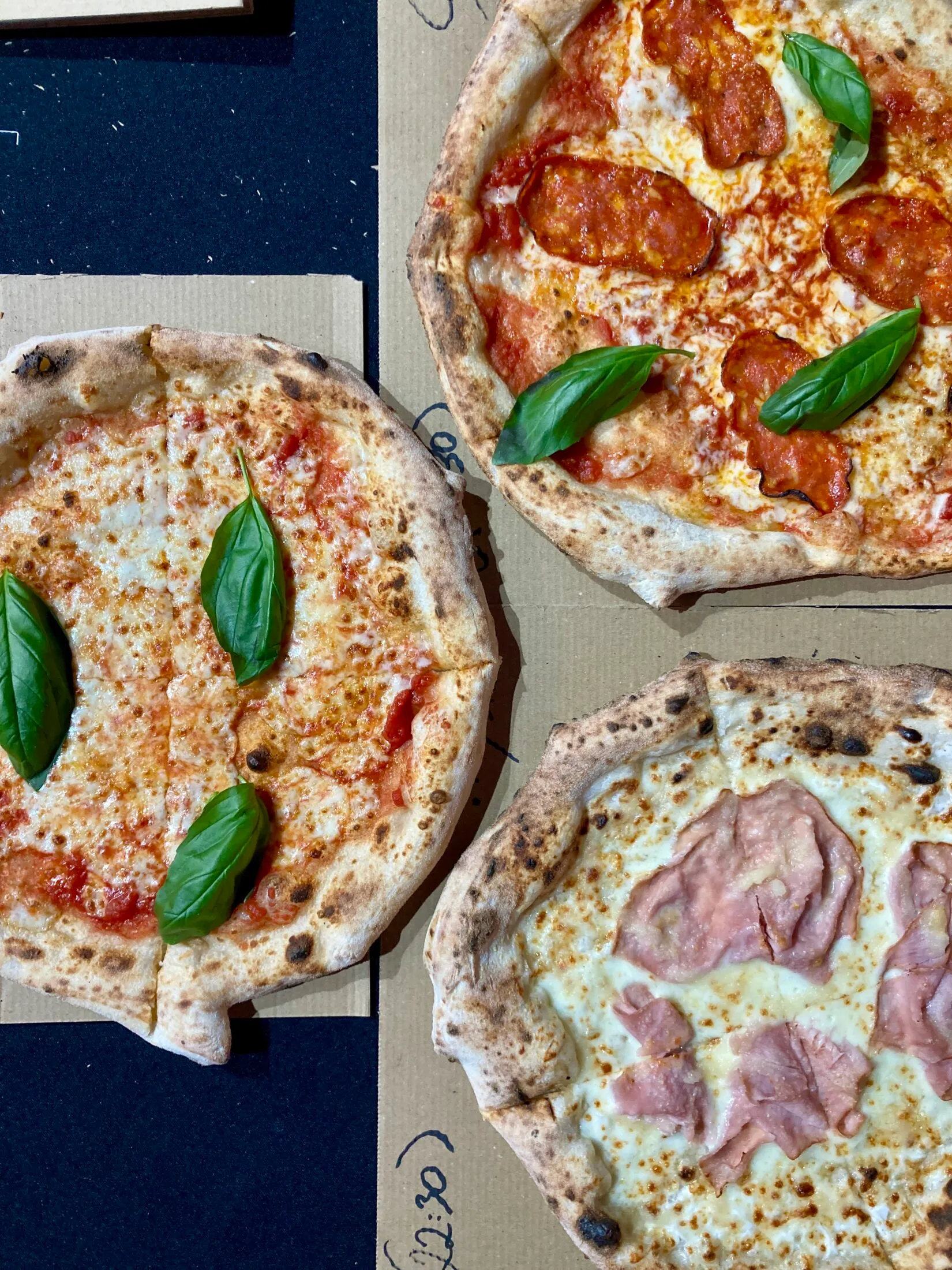 napolyi-pizzeriak-ejszakaja-2024